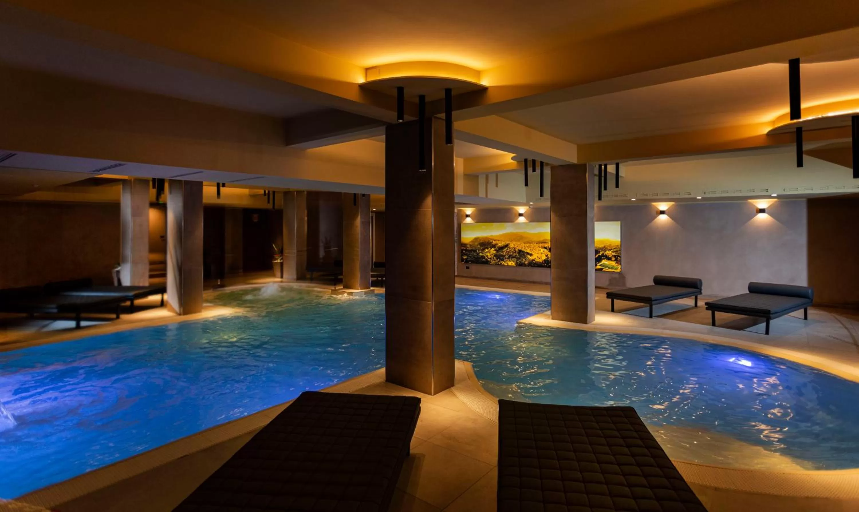 Pool view in Donna Vì Hotel