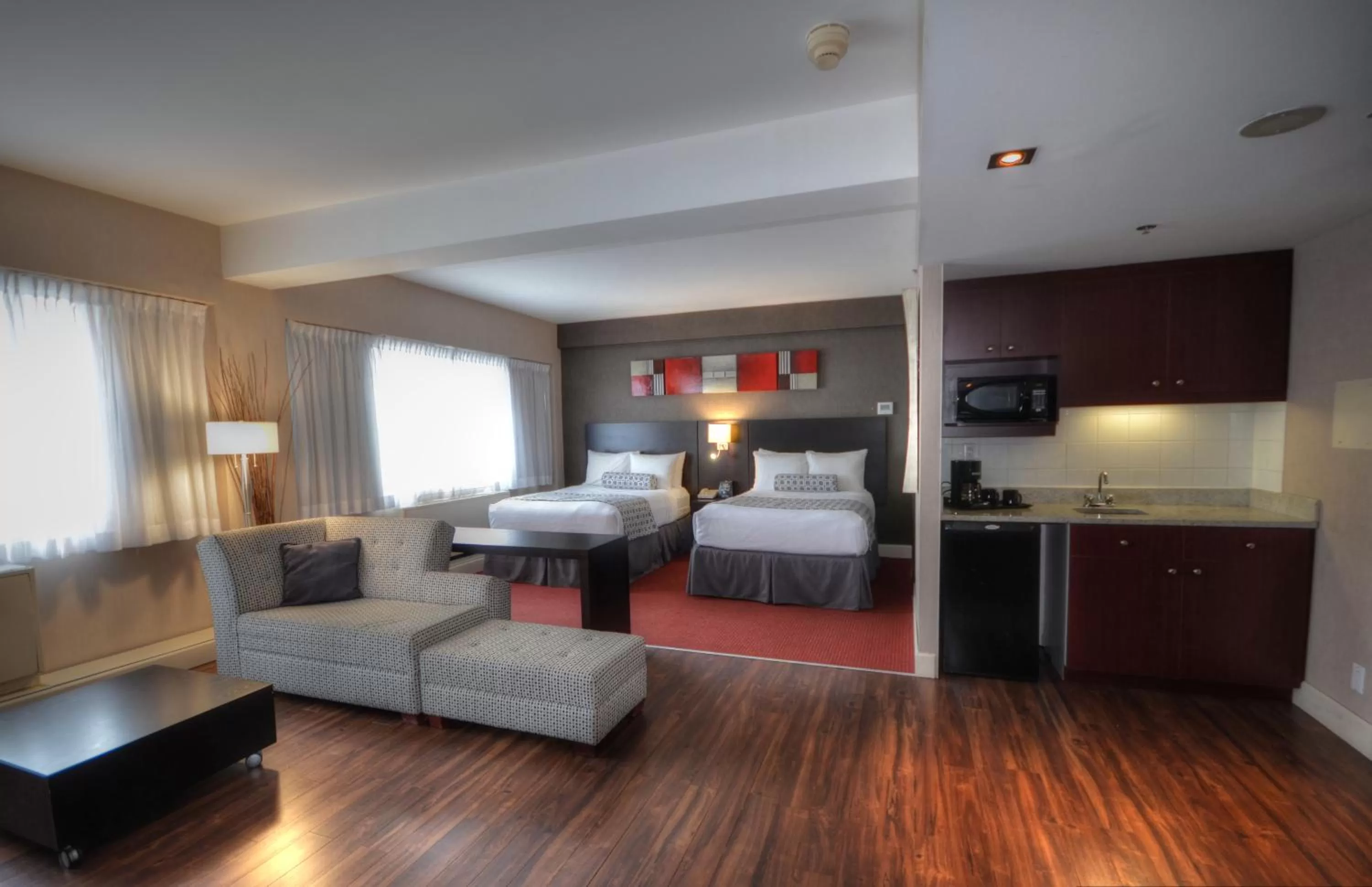 Bed in Armon Plaza Montreal Airpt, Trademark Collection by Wyndham