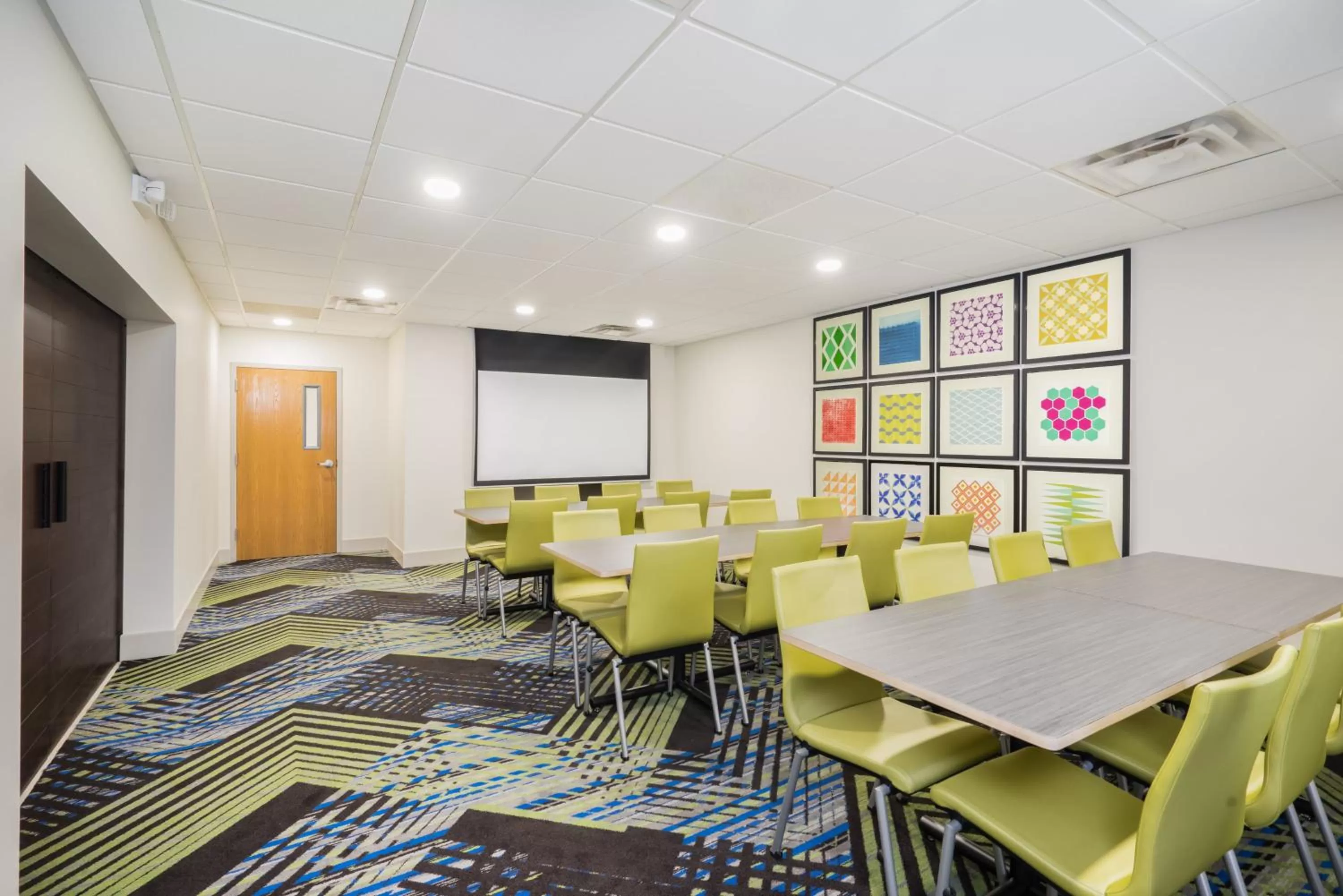 Meeting/conference room in Holiday Inn Express Hotel & Suites Louisville East by IHG