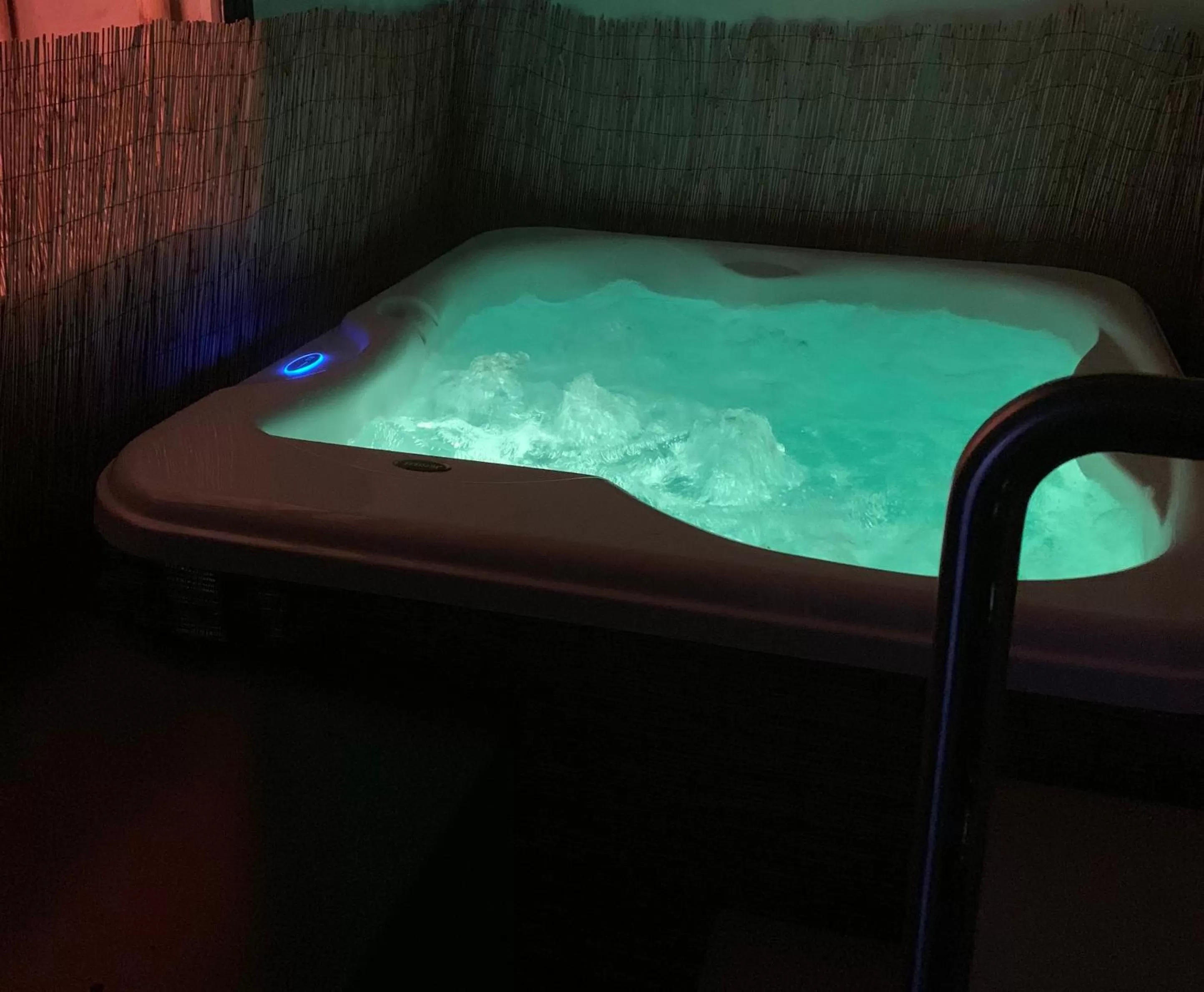 Hot Spring Bath in Palazzo Otello 1847 Wellness & Spa