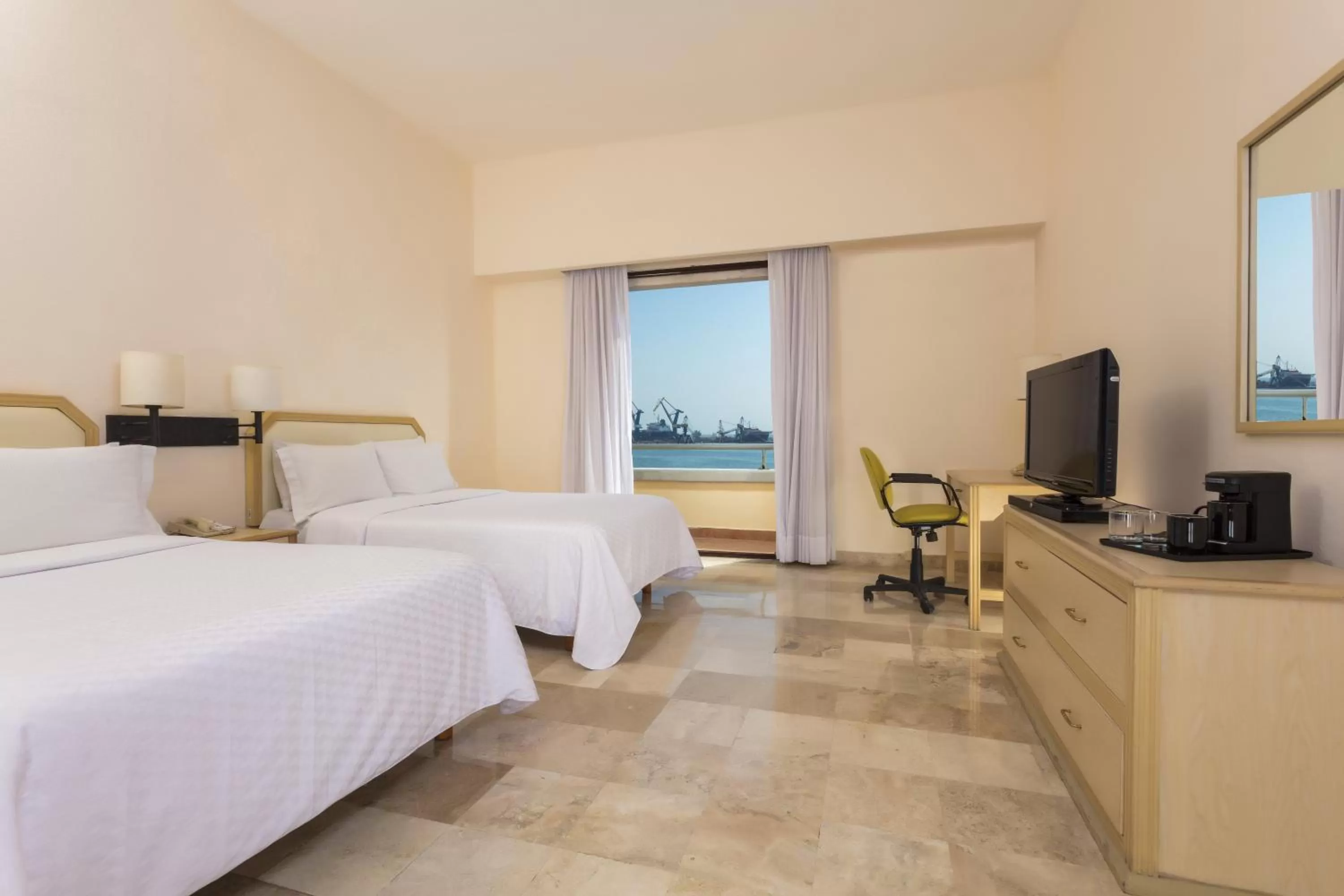 Superior Double Room with Ocean View in Fiesta Inn Veracruz Malecon