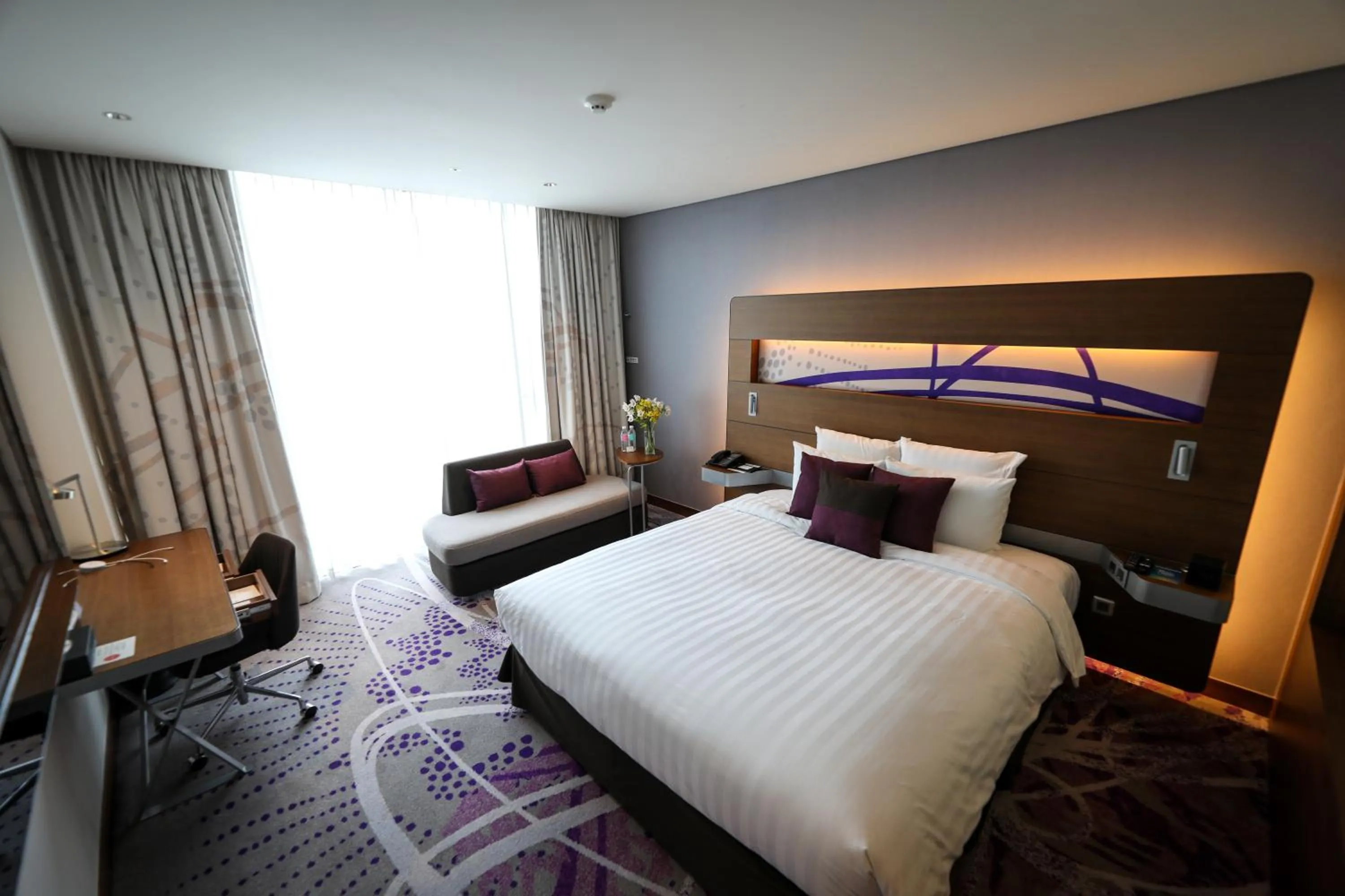 Bed in Novotel Ambassador Suwon