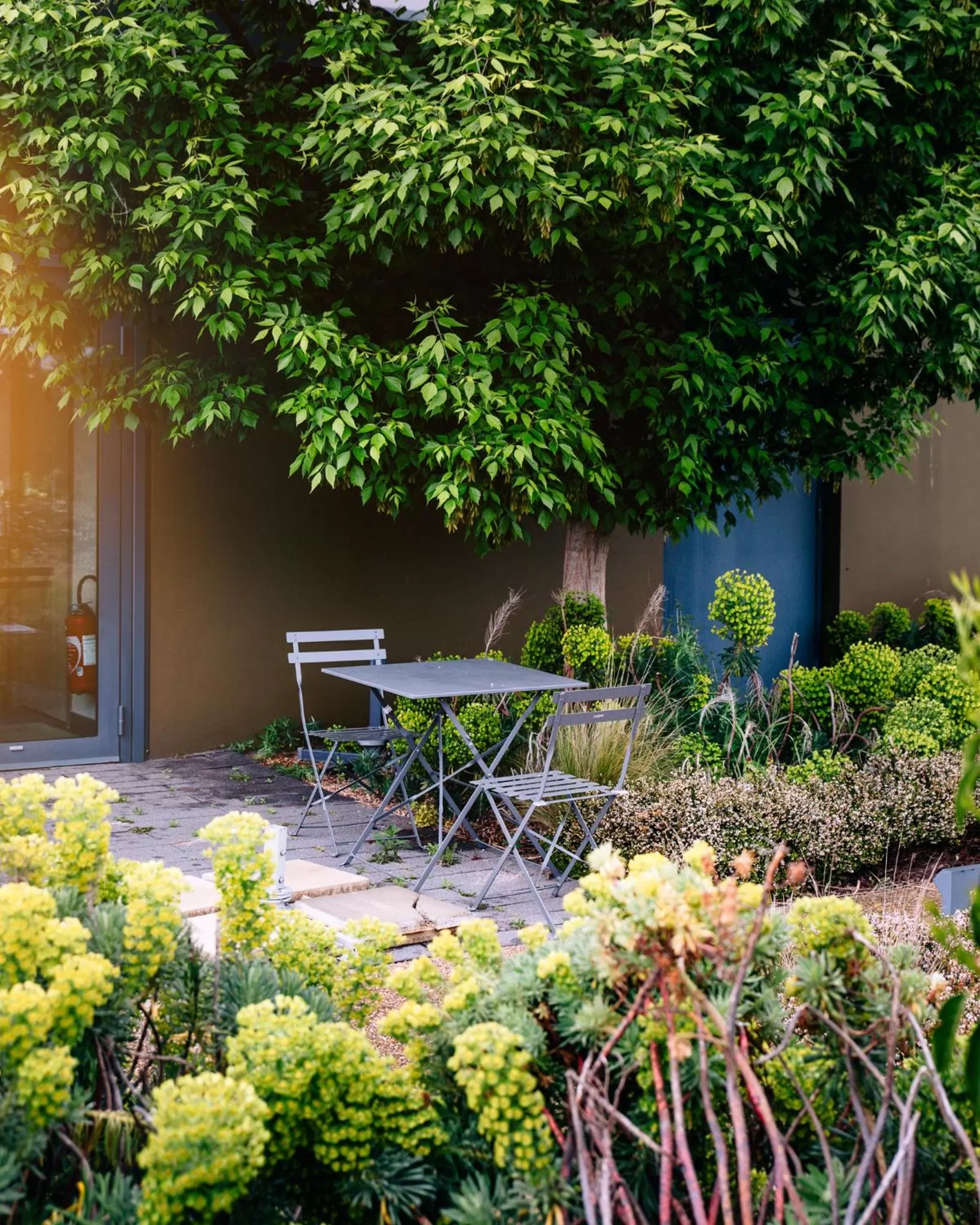 Patio in Hôtel Akena Reims Bezannes