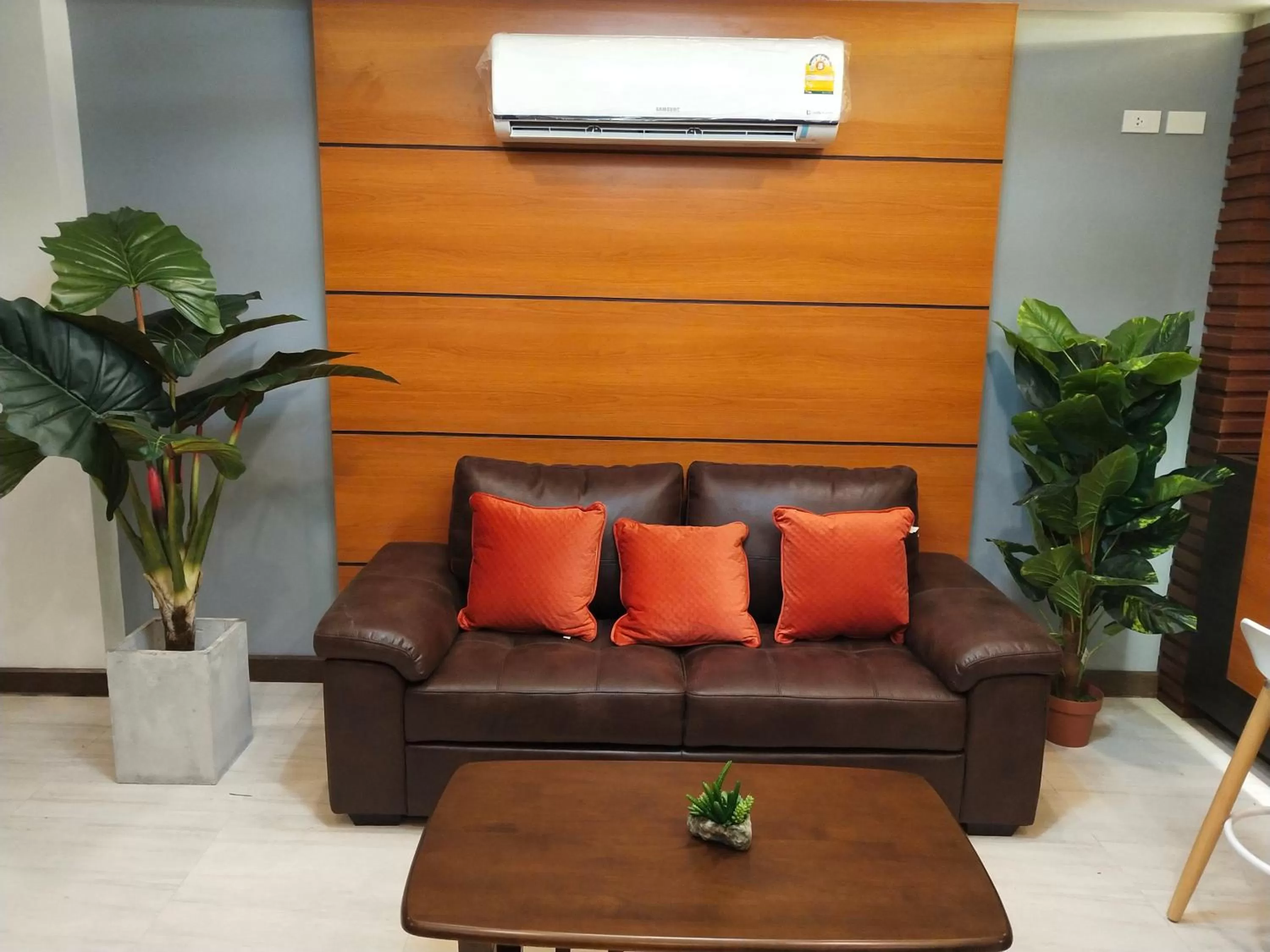 Communal lounge/ TV room in Hotel De Wualai