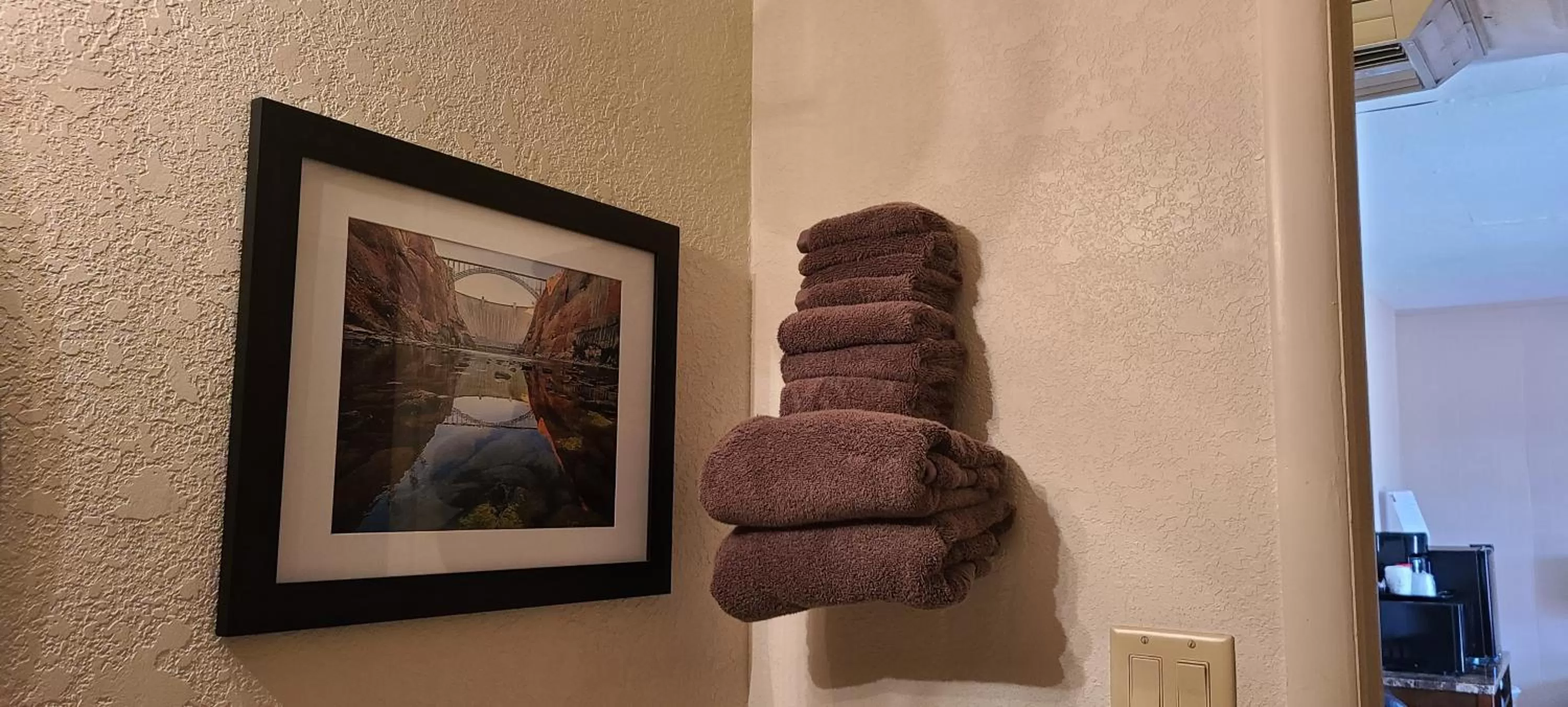 Bathroom in Red Rock Motel and Dam Motel