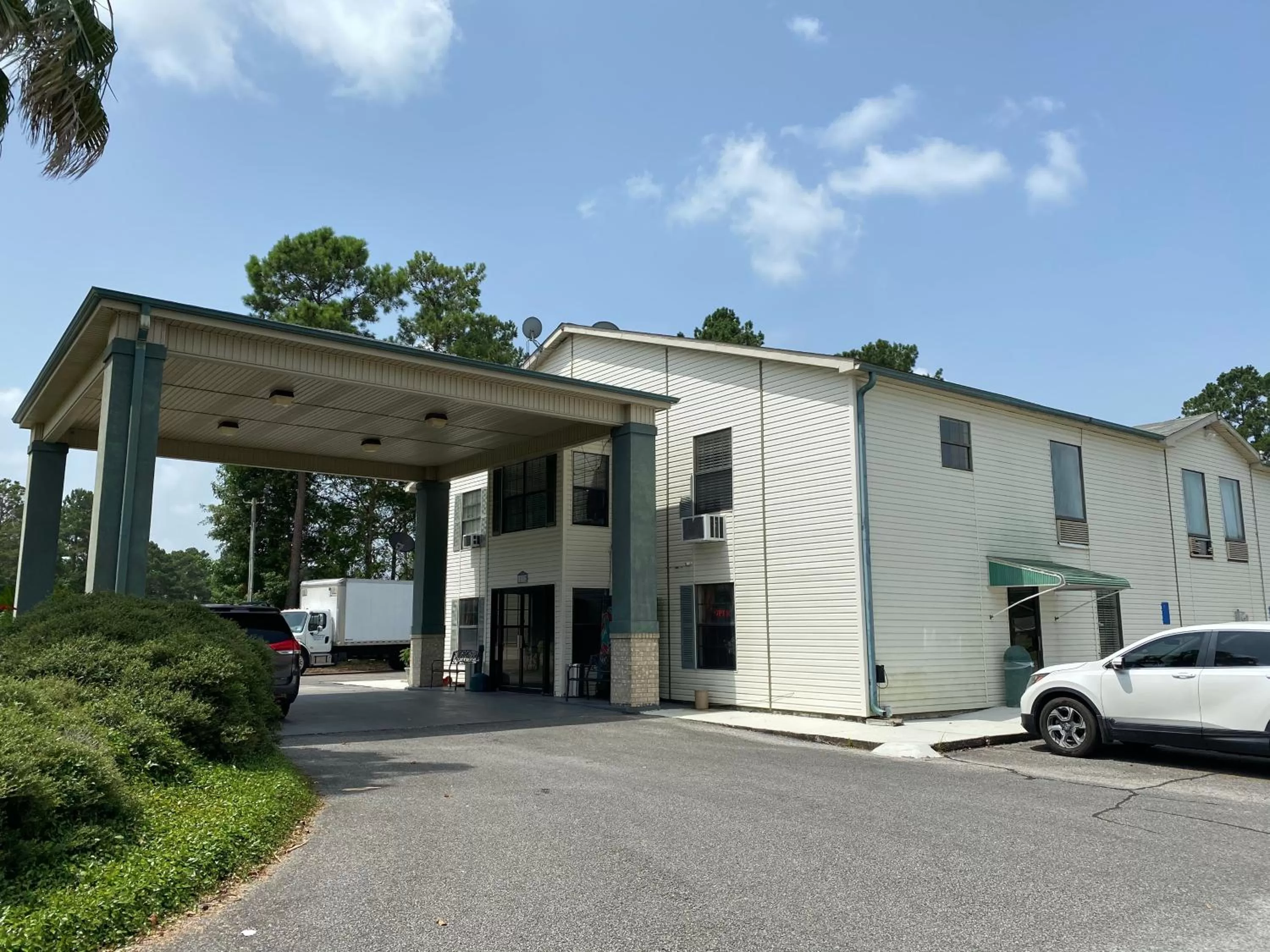 Property building in Super 8 by Wyndham Kinder/Coushatta near Casino