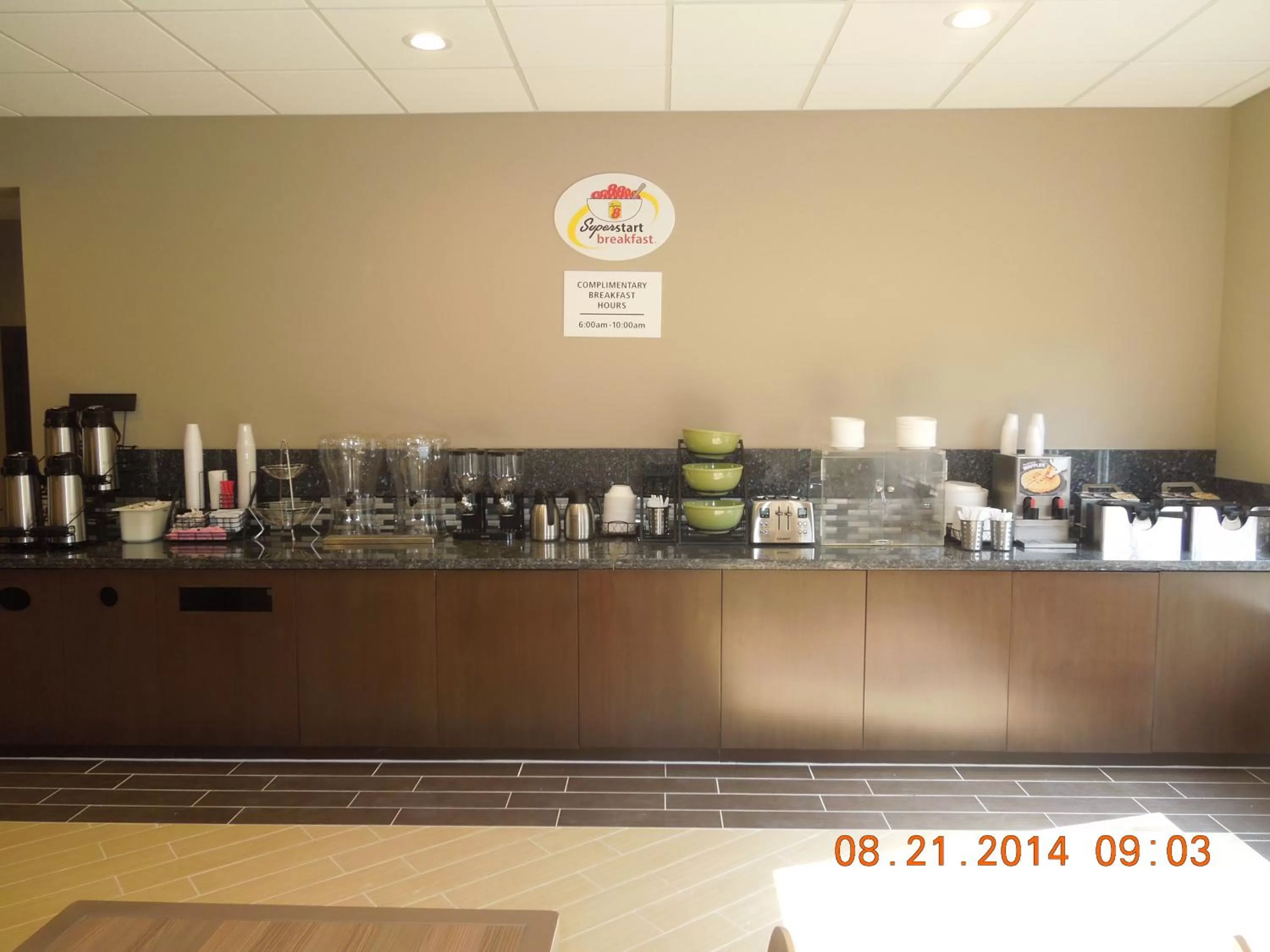 Dining area in Super 8 by Wyndham Hershey Chocolate Avenue