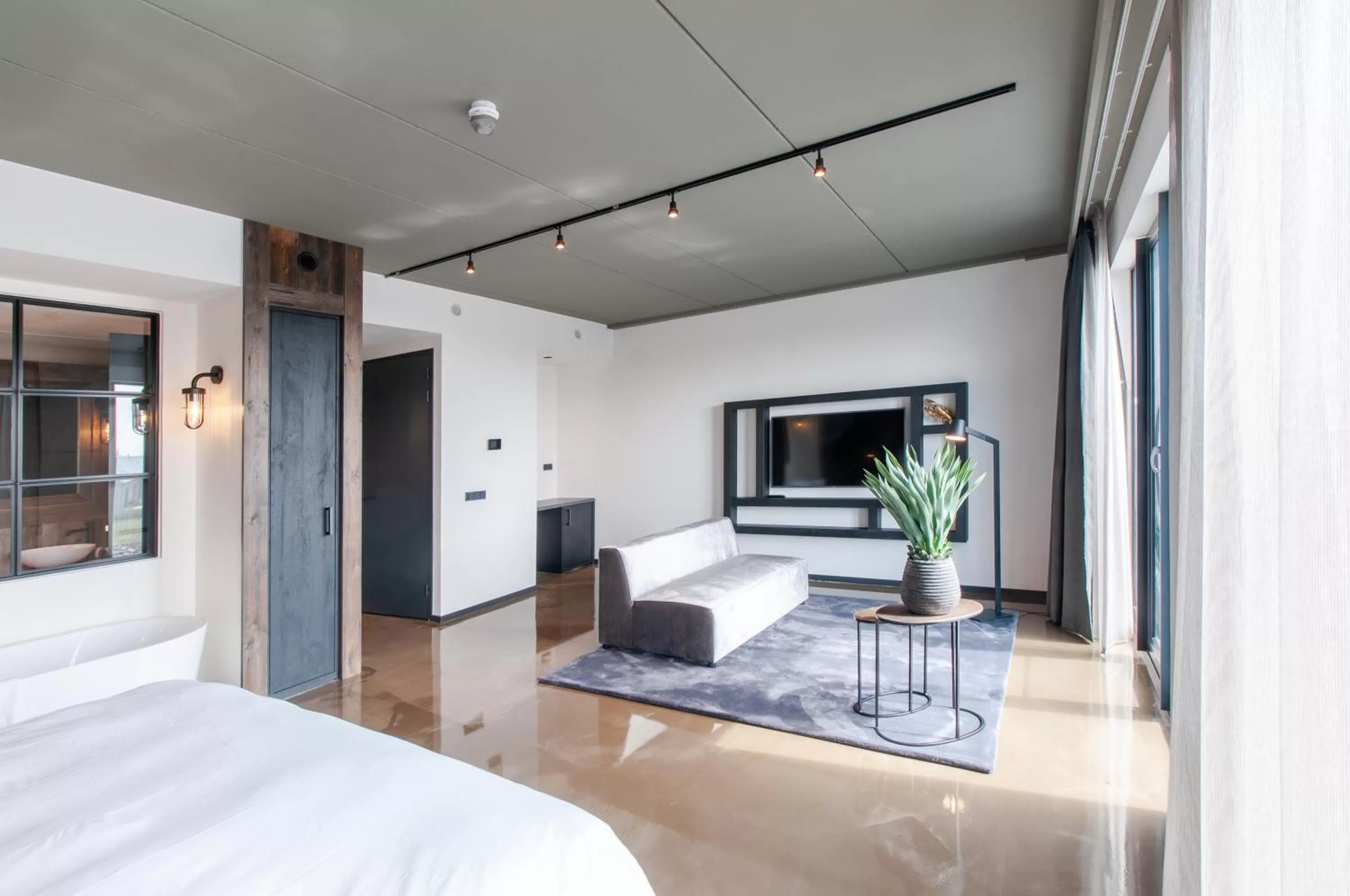 Bed in Waterrijk Oesterdam Hotel