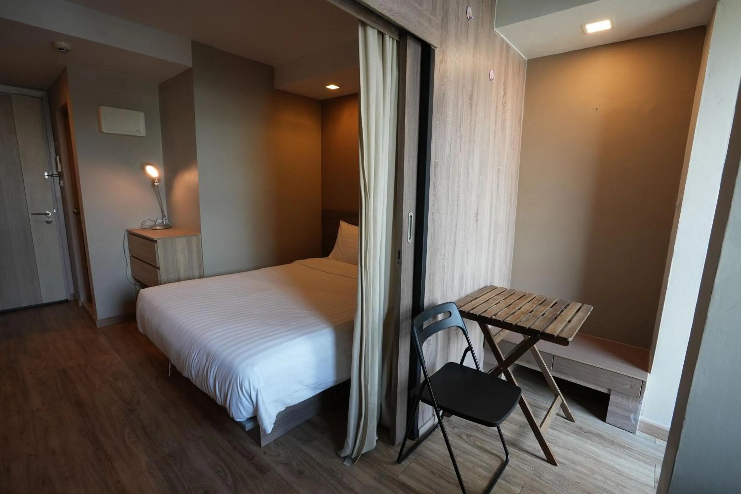 Bedroom, Bed in Baan Tanwa - MRT Ratchadapisek Exit 1 or 2