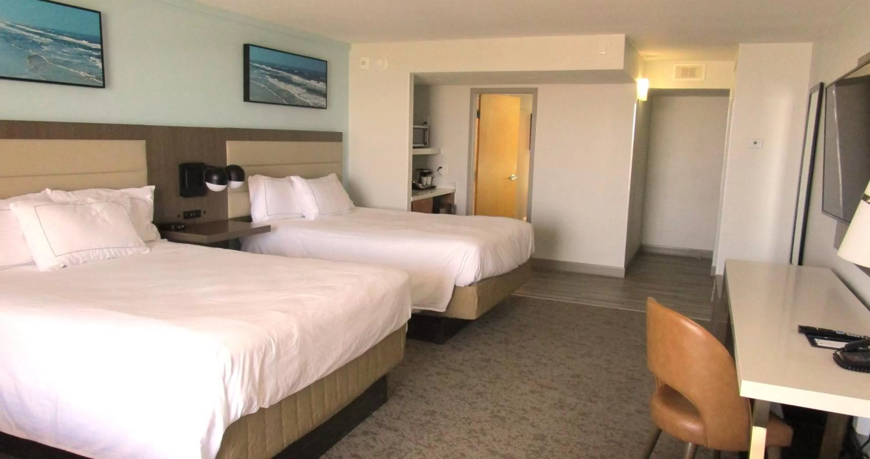 Bed in DoubleTree by Hilton Corpus Christi Beachfront