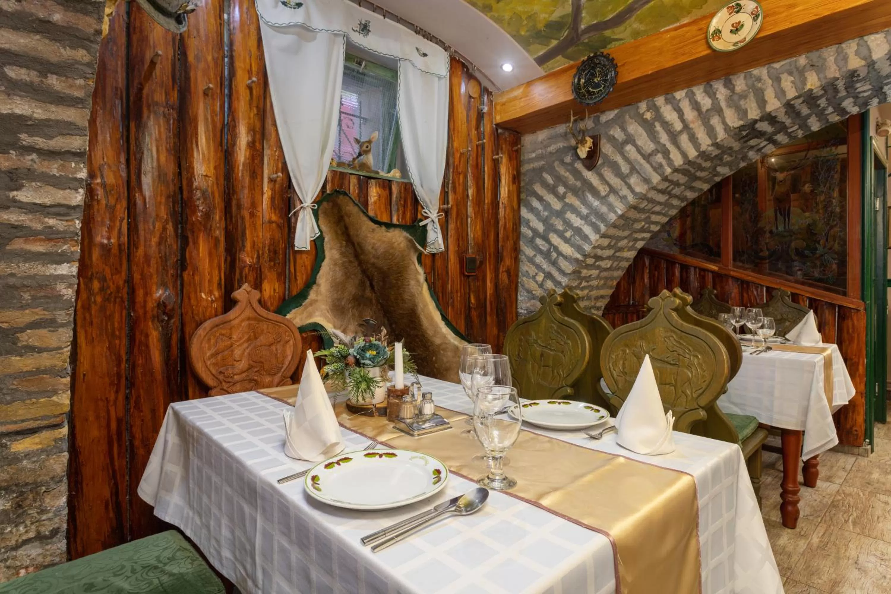 Restaurant/places to eat in Illés Hotel