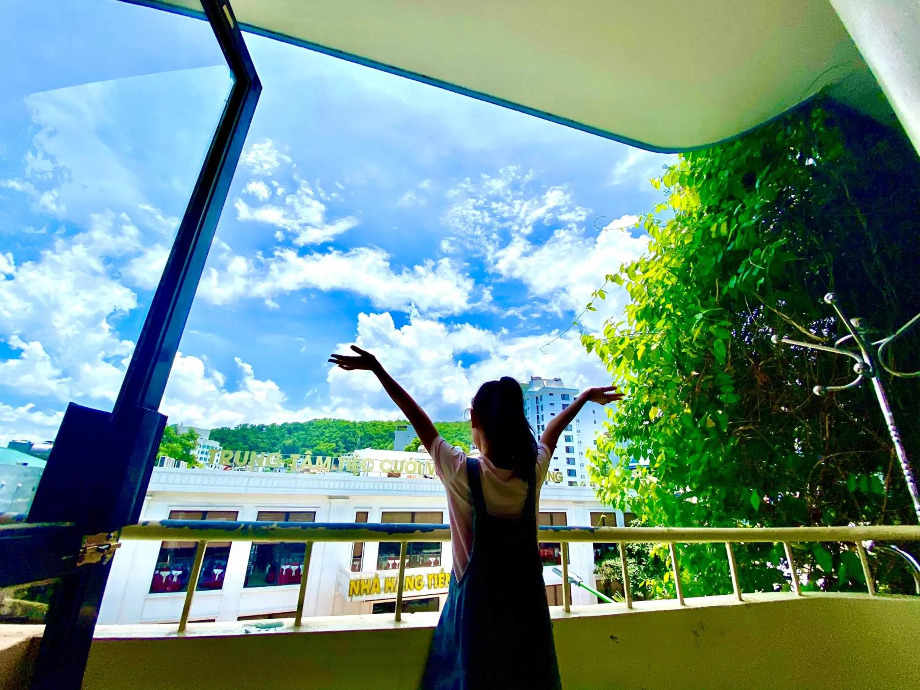 People in Viet Nhat Halong Hotel - Bai Chay