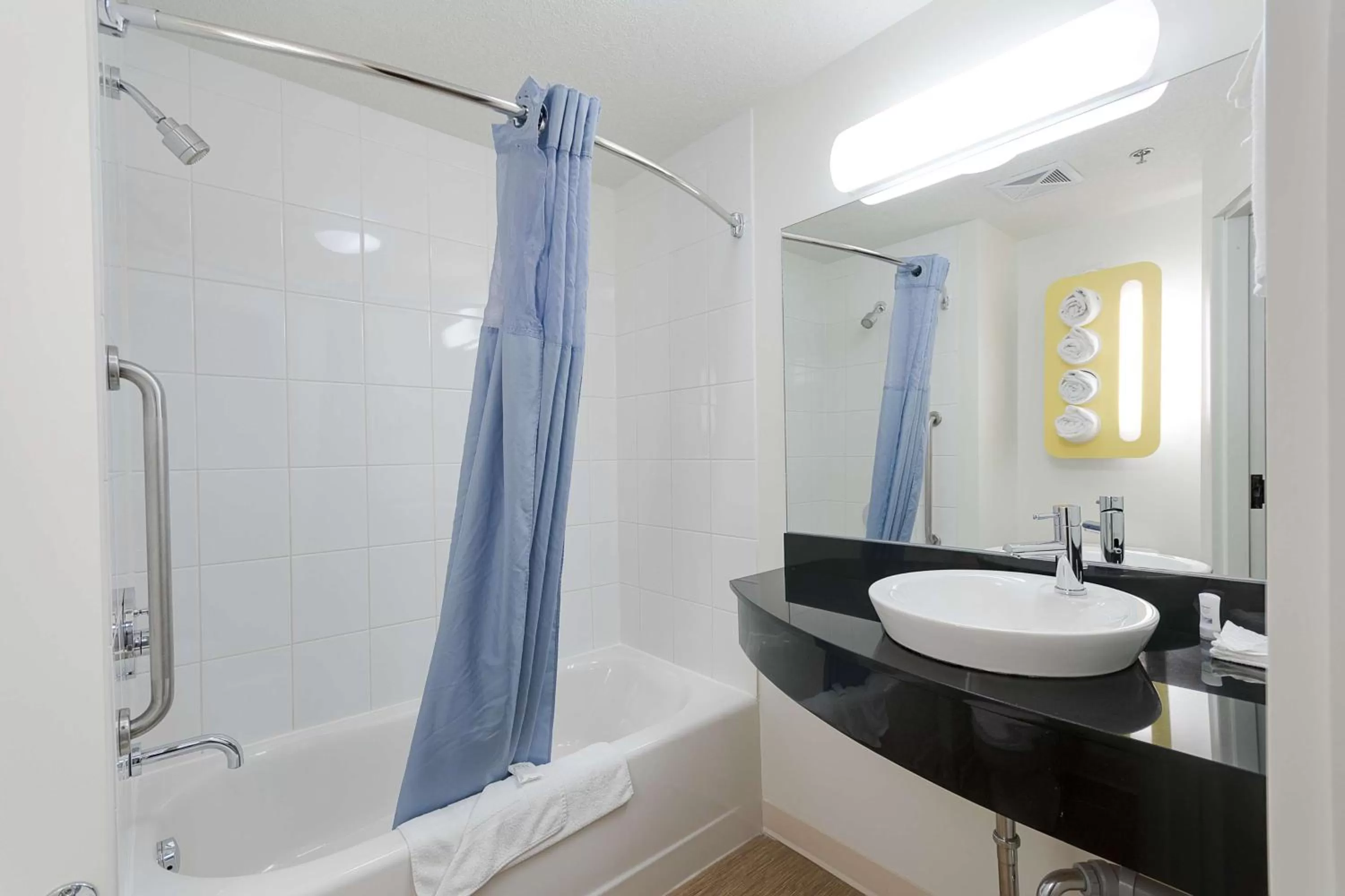 Photo of the whole room in Motel 6-Brandon, MB