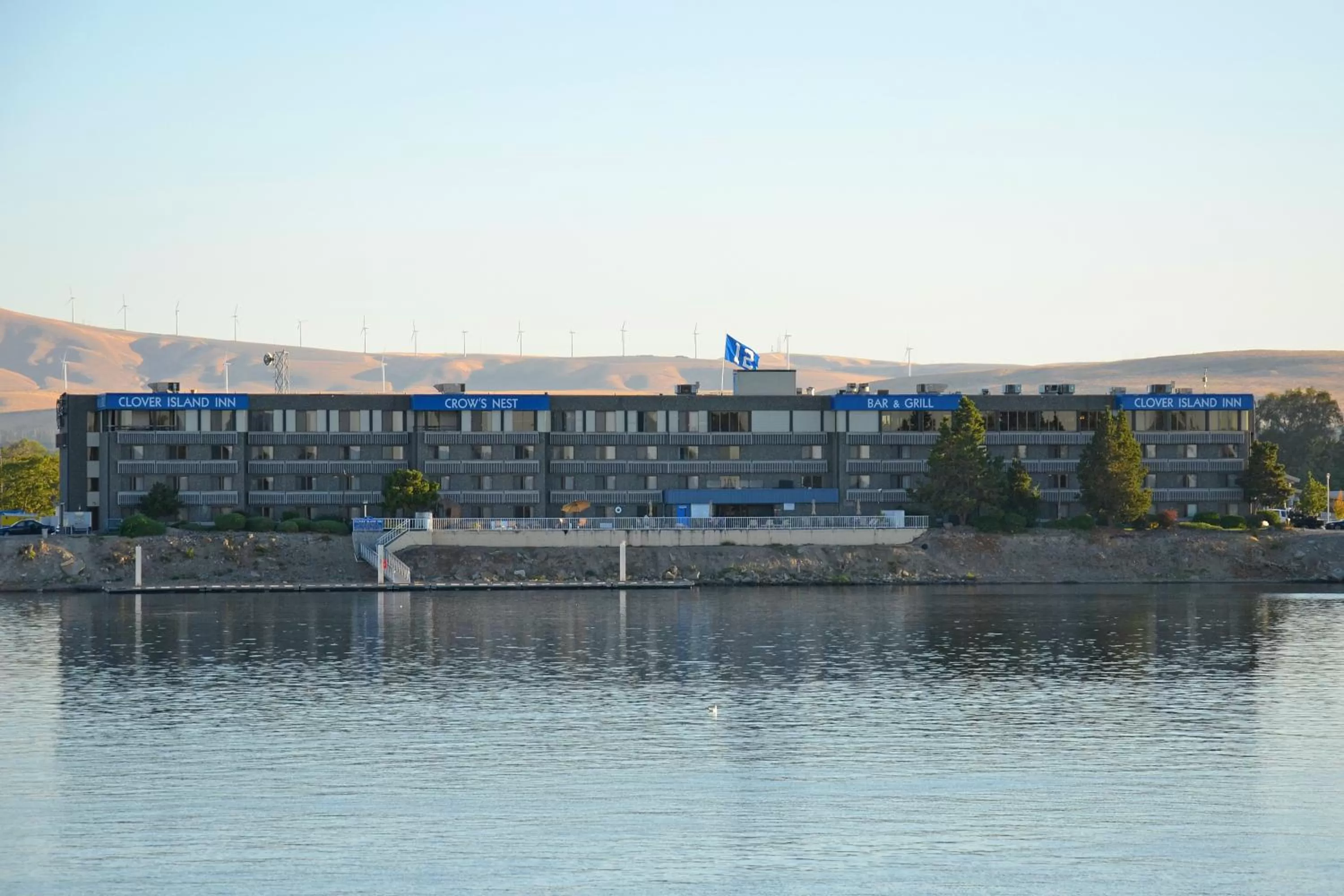 Property building in Clover Island Inn