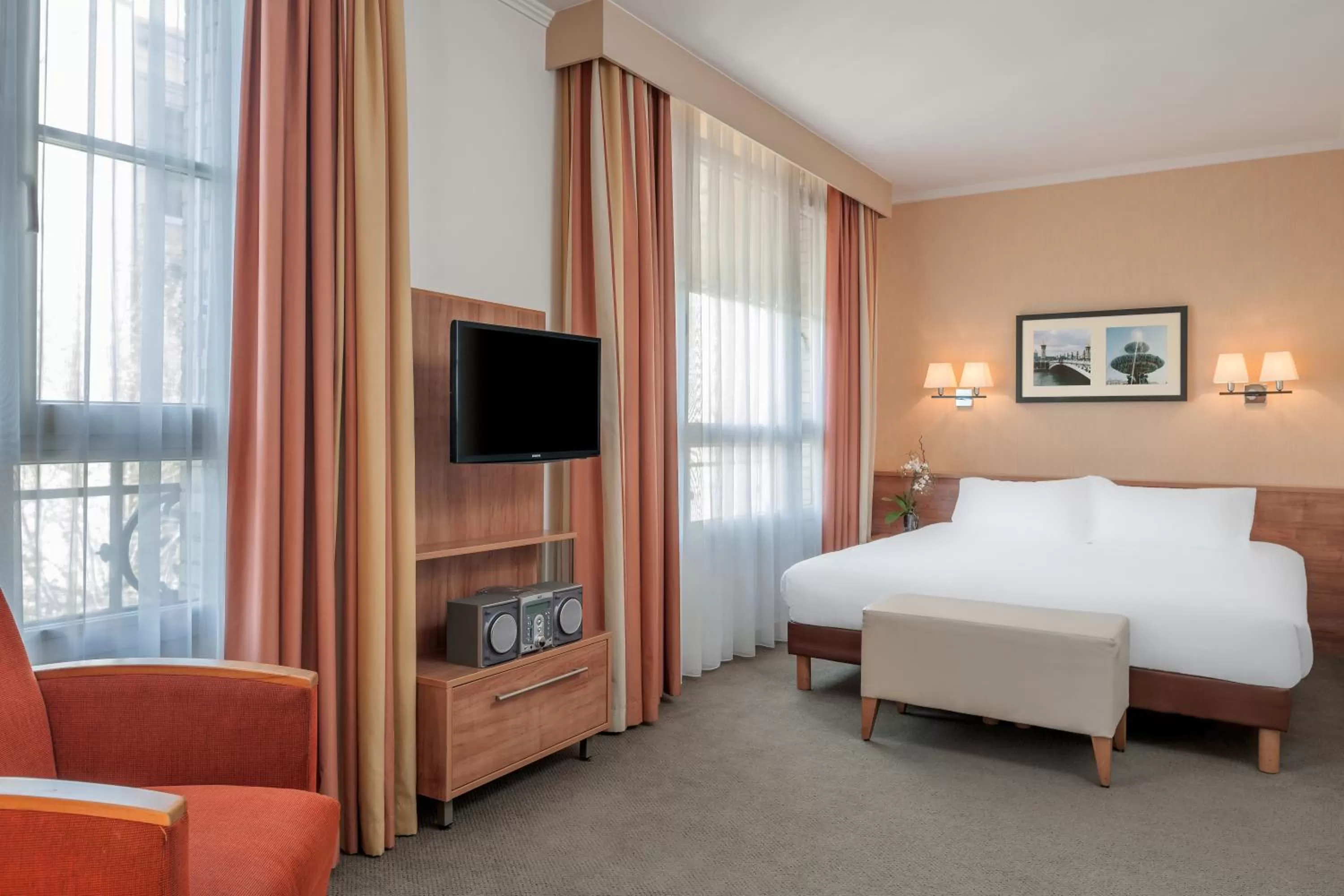 Bedroom, Bed in Citadines Saint-Germain-des-Prés Paris