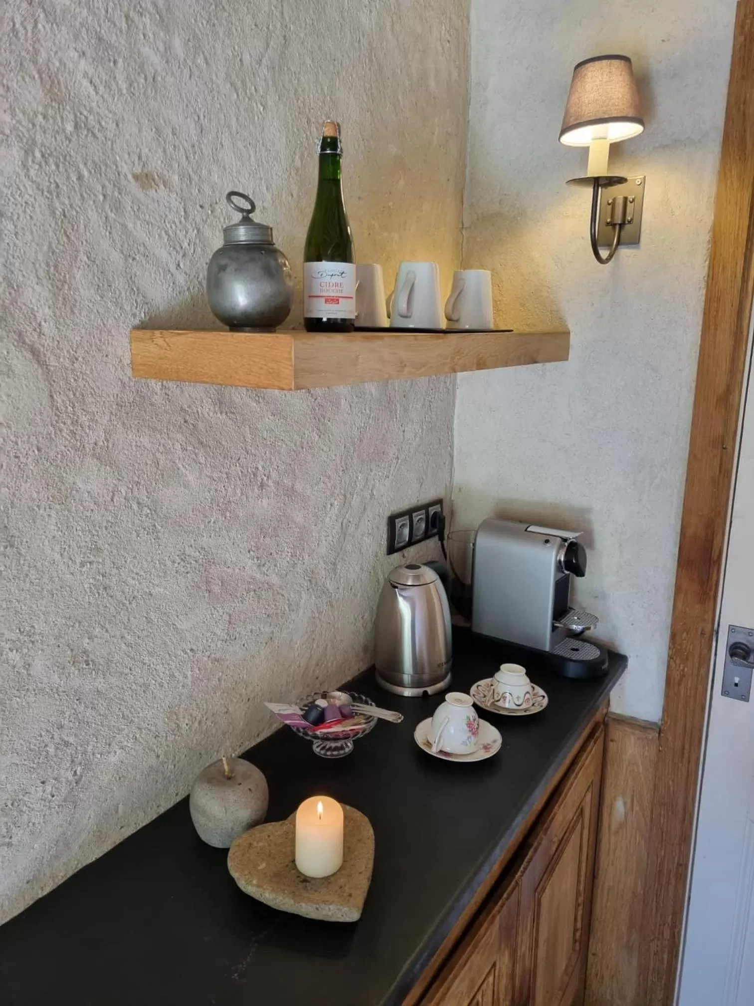 Coffee/tea facilities in Le Manoir des Impressionnistes - Bord de Mer
