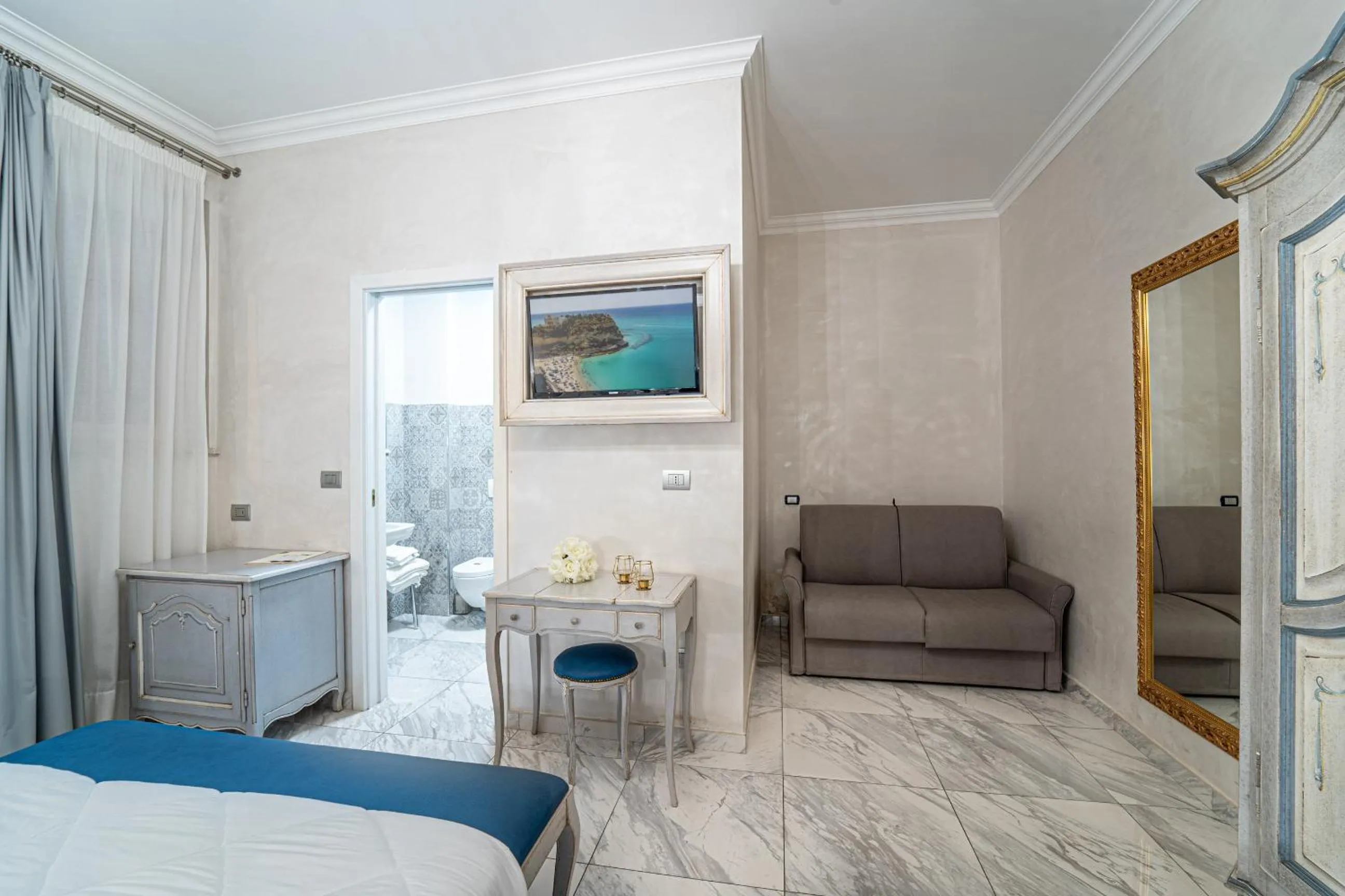 Bedroom, Bed in Hotel Colomba D'Oro