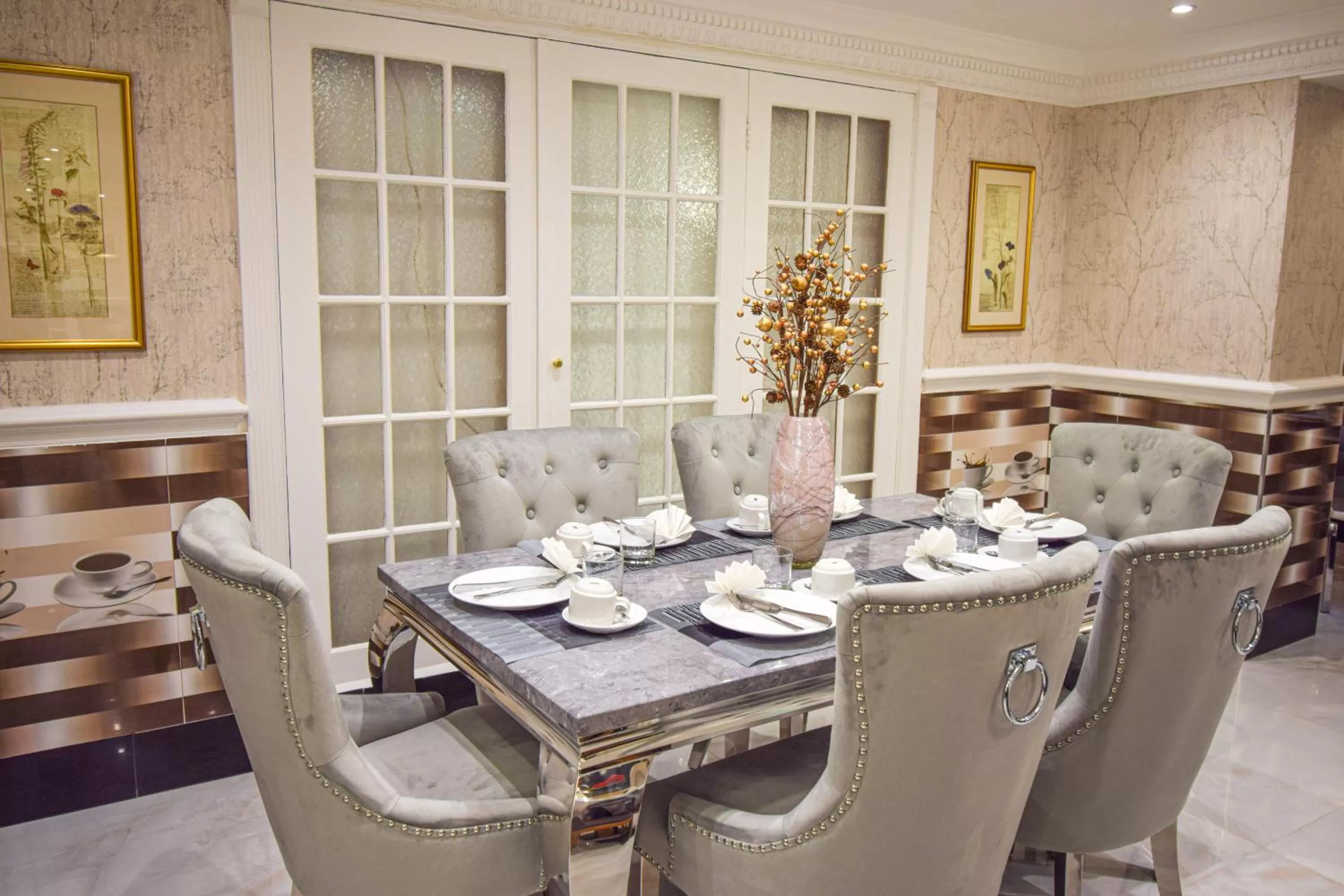 Pembridge Palace Hotel