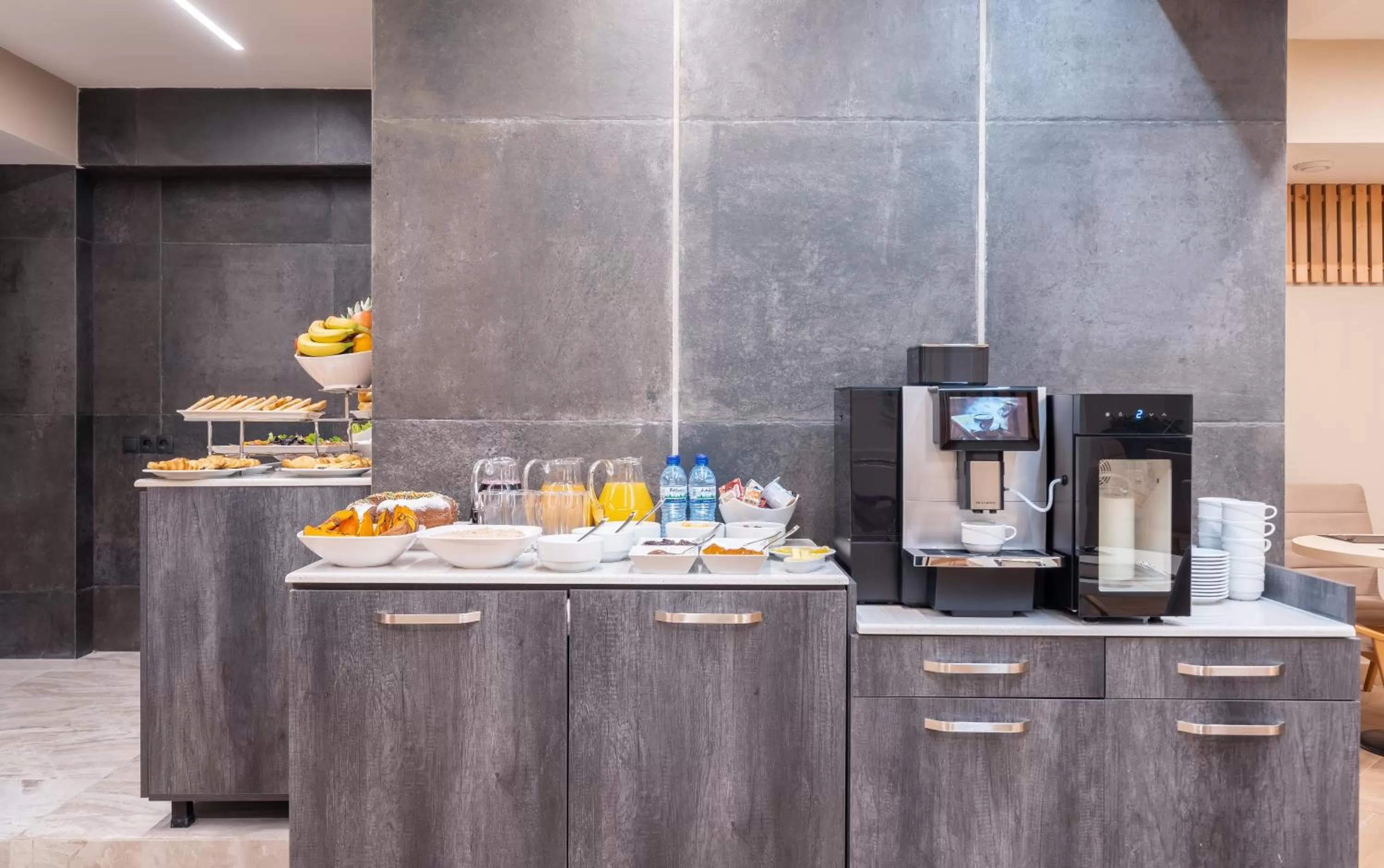 Breakfast in Bridge Hotel