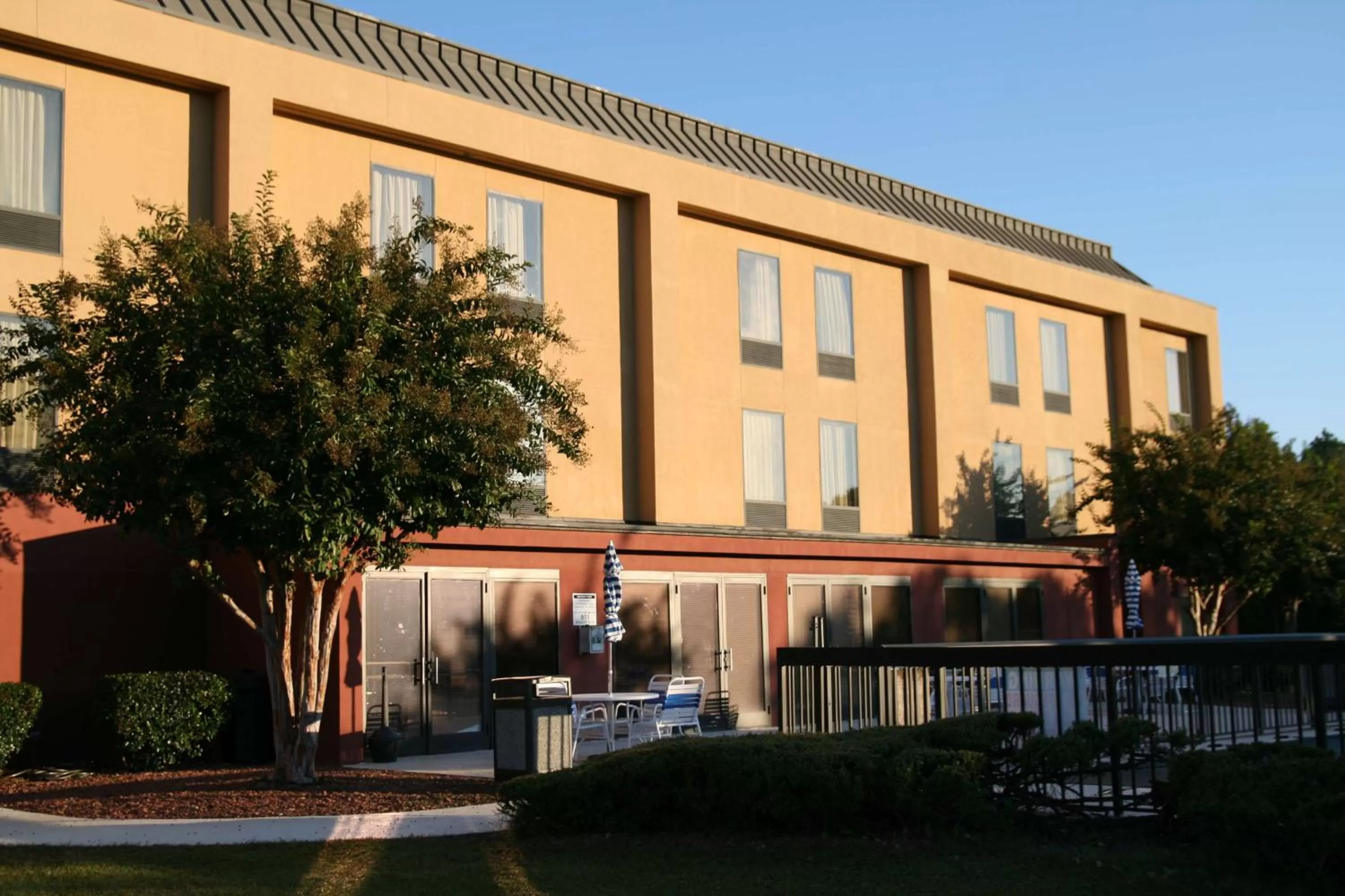 Property building in Hampton Inn Laurinburg