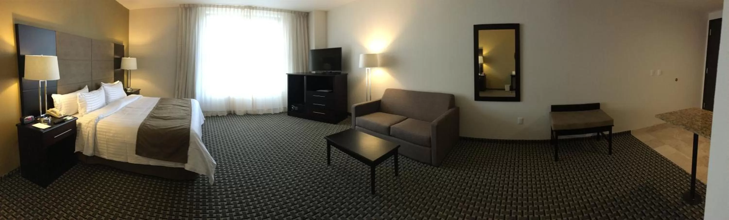 Photo of the whole room in Holiday Inn Mexico Santa Fe by IHG