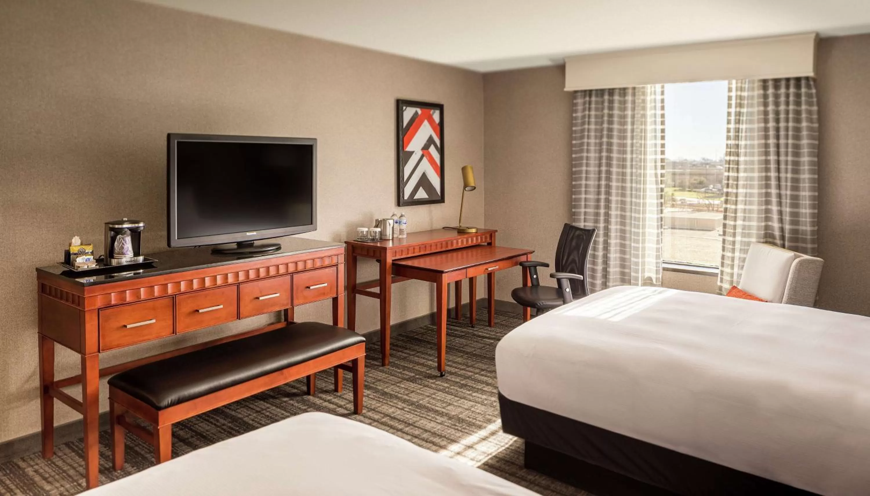 Bedroom, Bed in DoubleTree by Hilton Dallas Near the Galleria