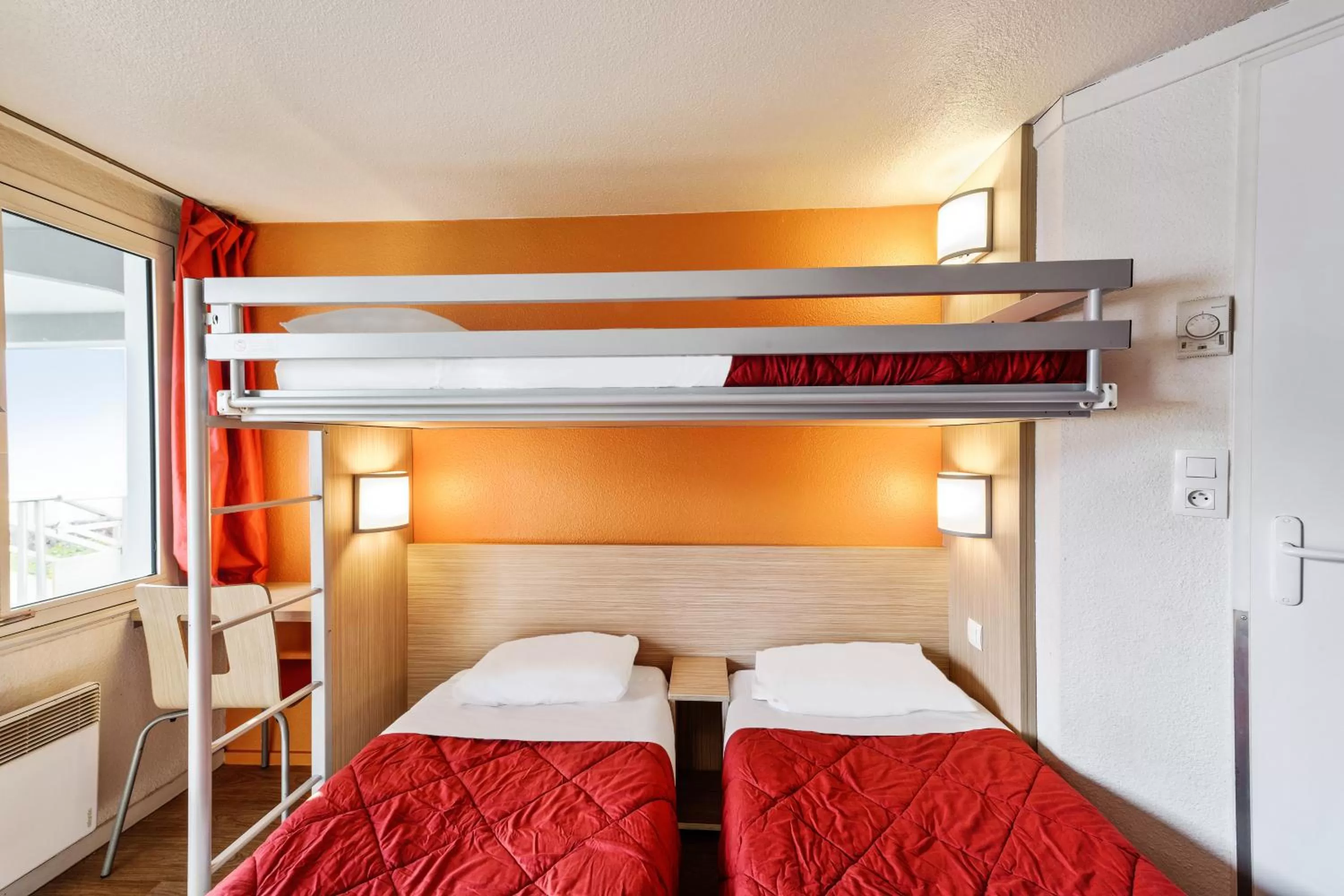 bunk bed, Bed in Premiere Classe Carcassonne