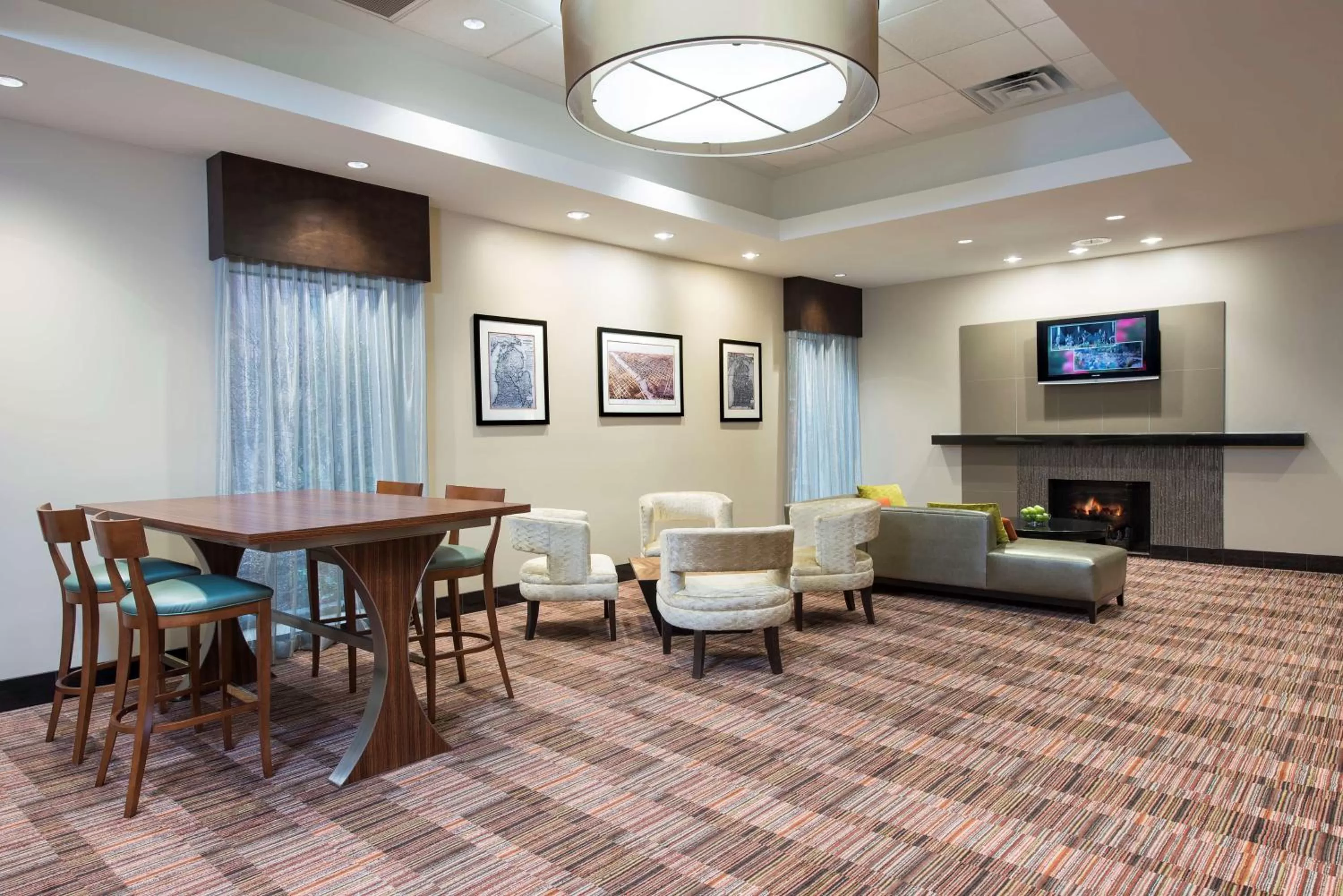 Lobby or reception in DoubleTree by Hilton Hotel Grand Rapids Airport