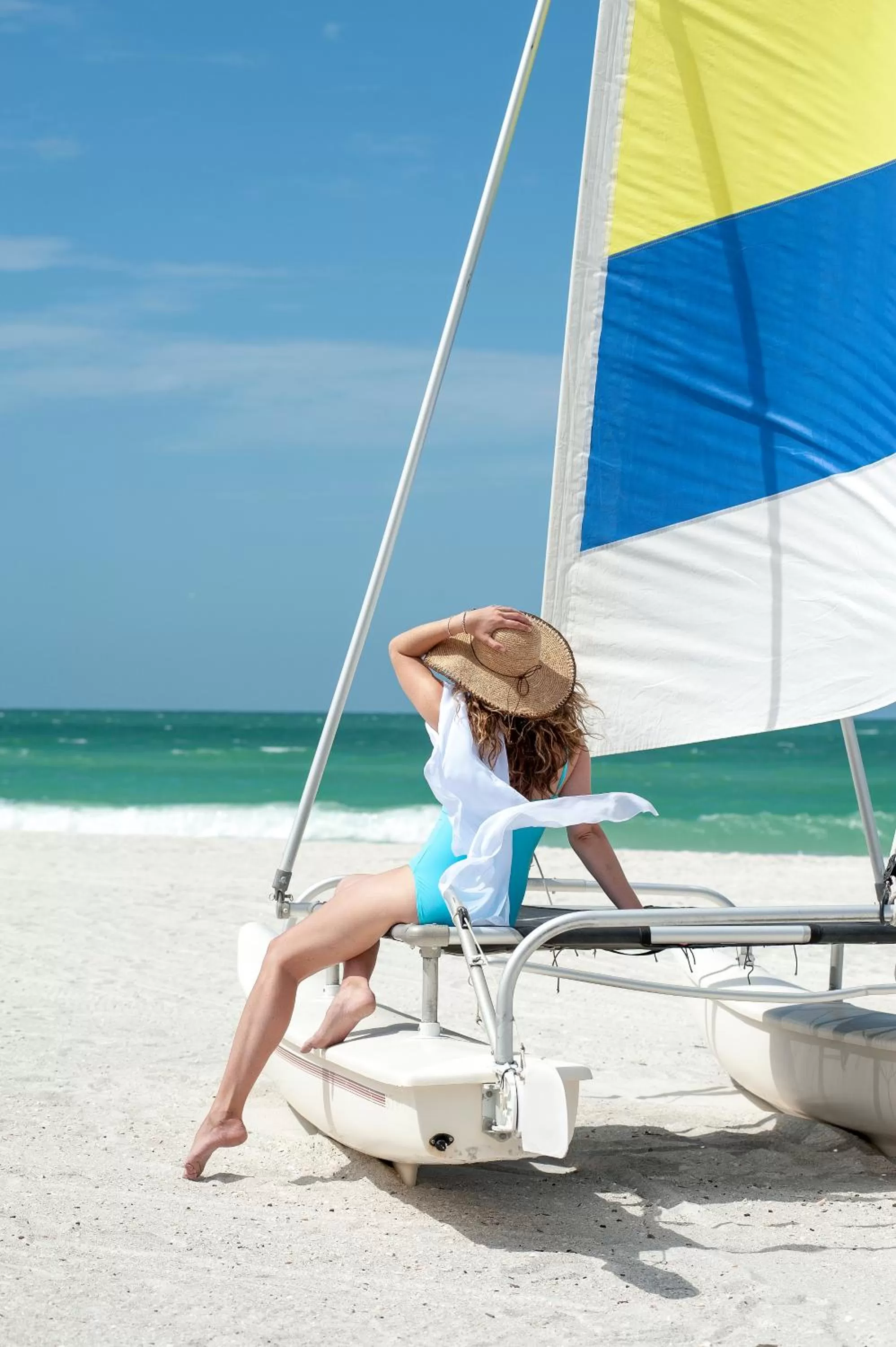 People in Sandcastle Resort at Lido Beach