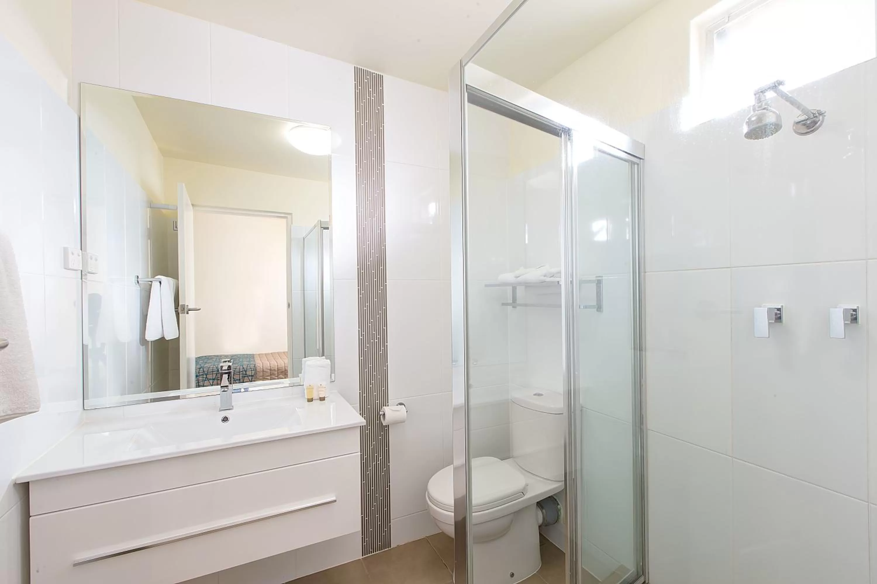 Bathroom in El Motor Inn