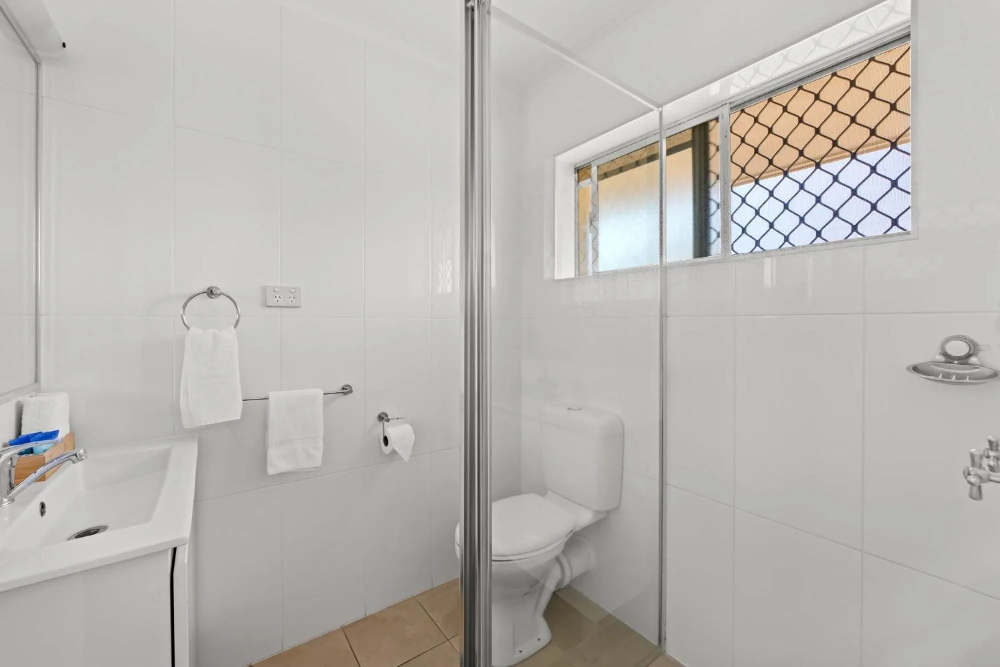 Toilet in Pottsville Beach Motel