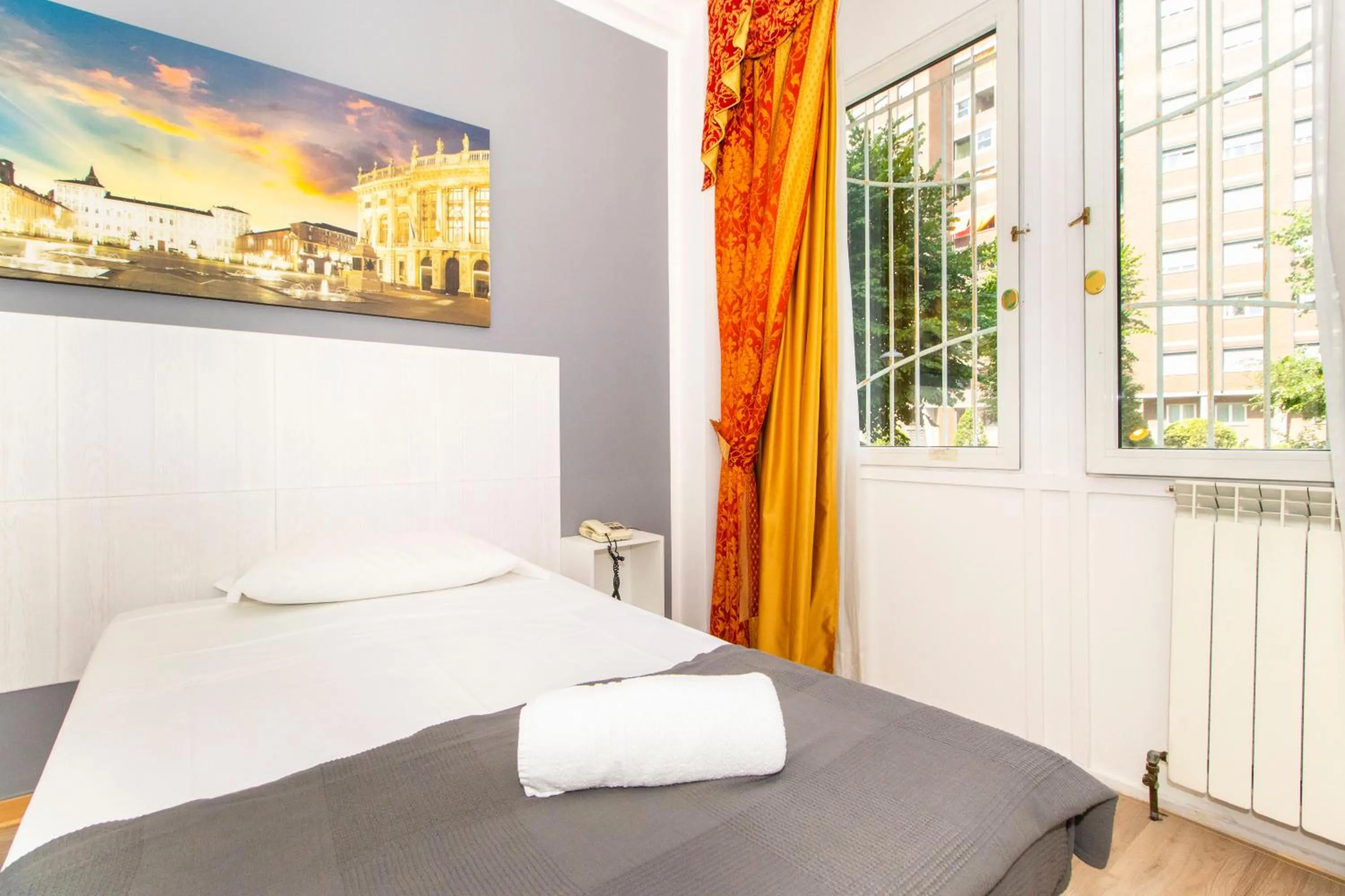 Bedroom, Bed in Hotel Cristallo Torino