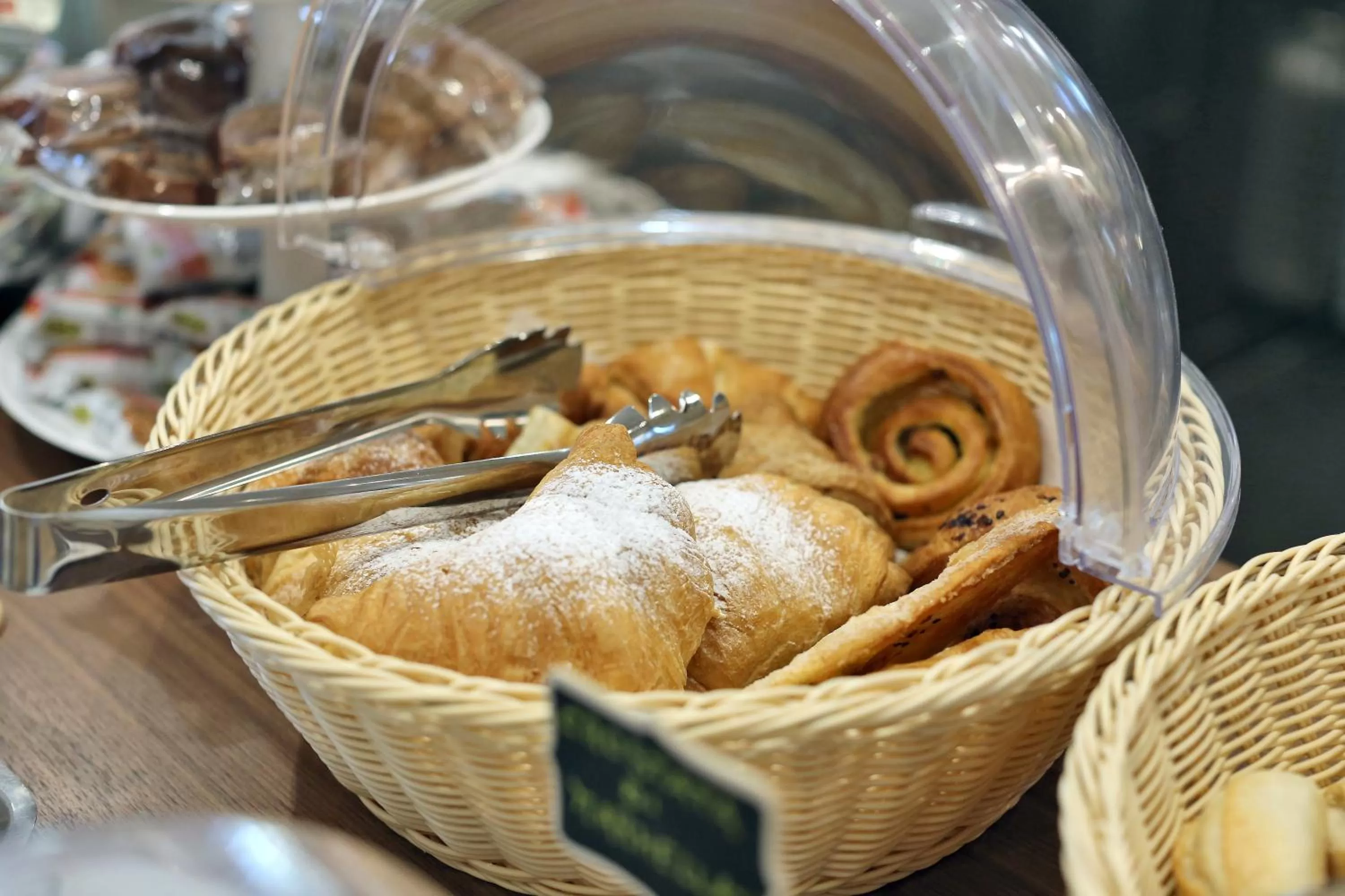 Restaurant/places to eat in Hotel Garden