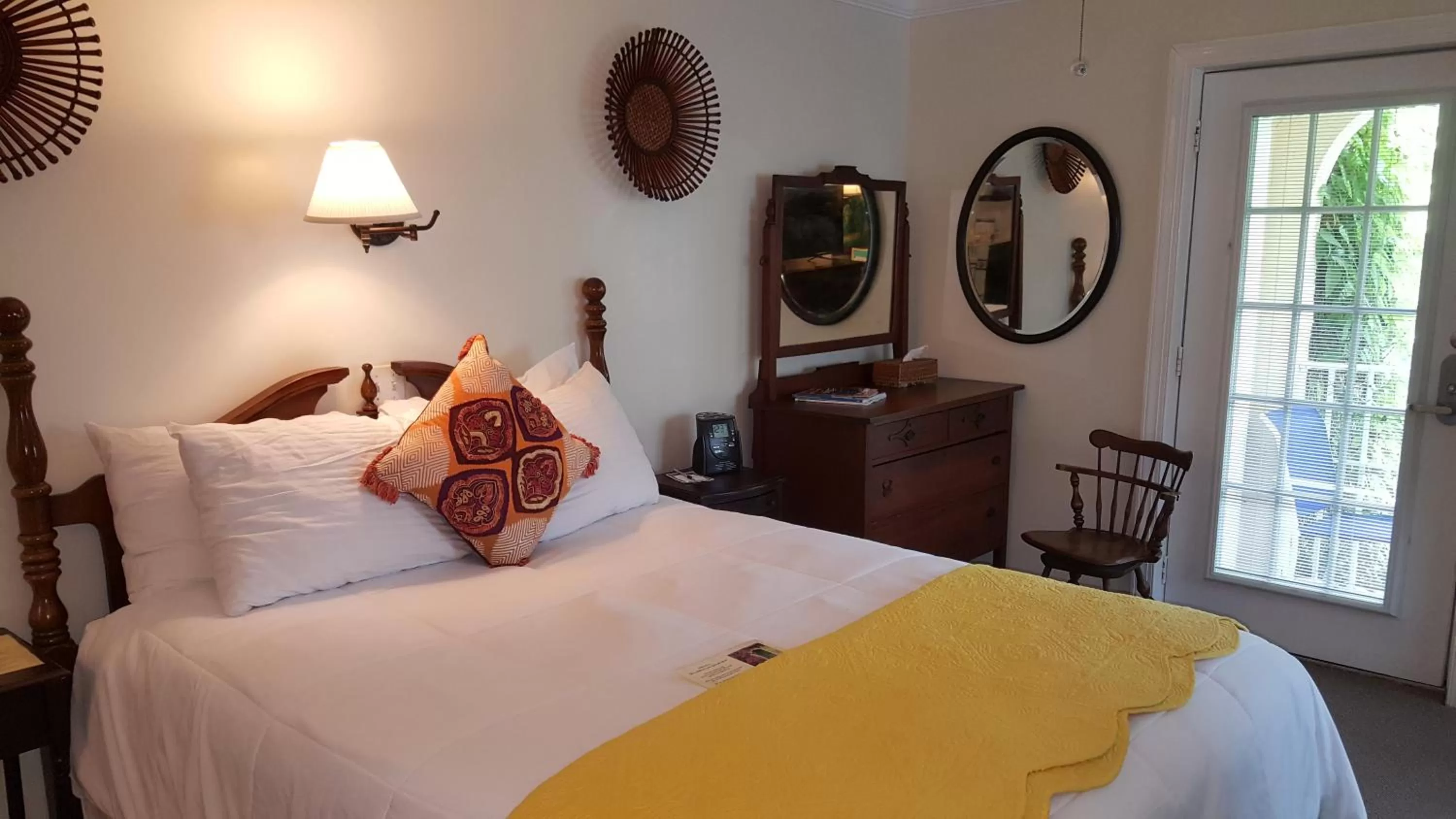Photo of the whole room, Bed in The Caribbean Court Boutique Hotel