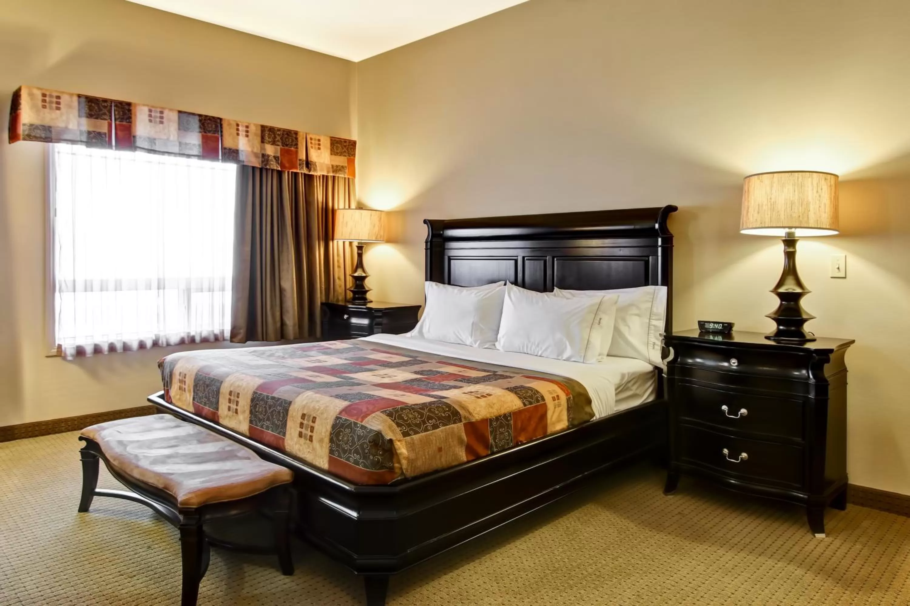 Bedroom, Bed in Canalta Camrose