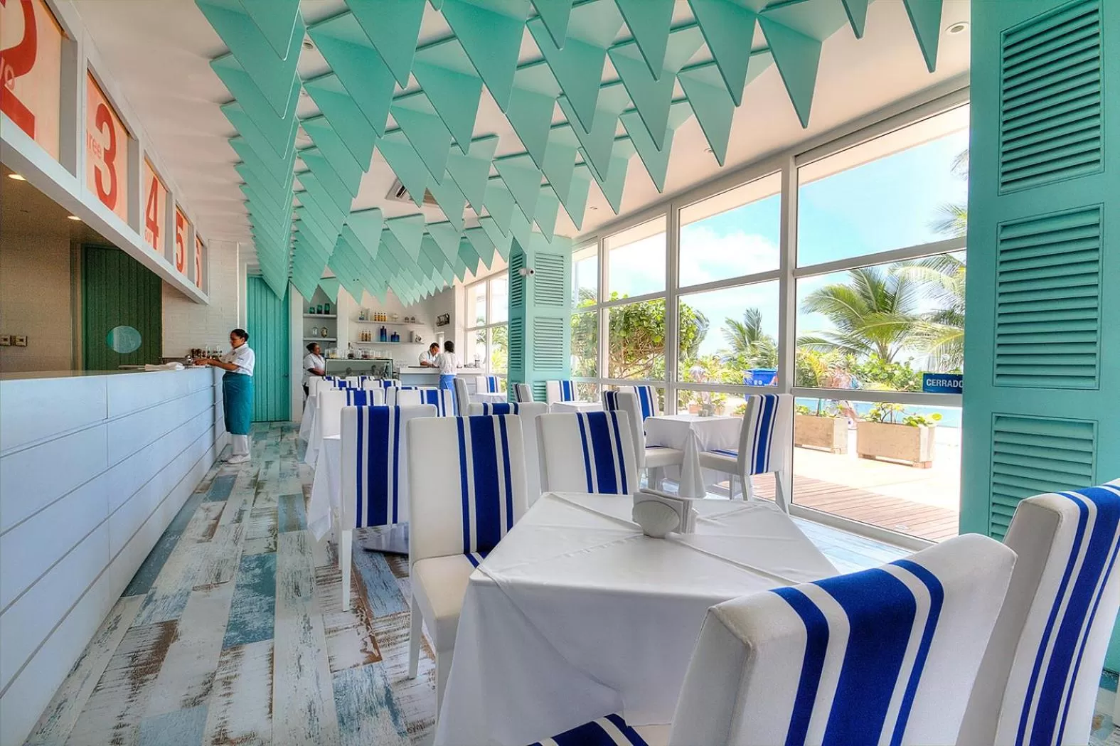 Restaurant/places to eat in Hotel Casablanca