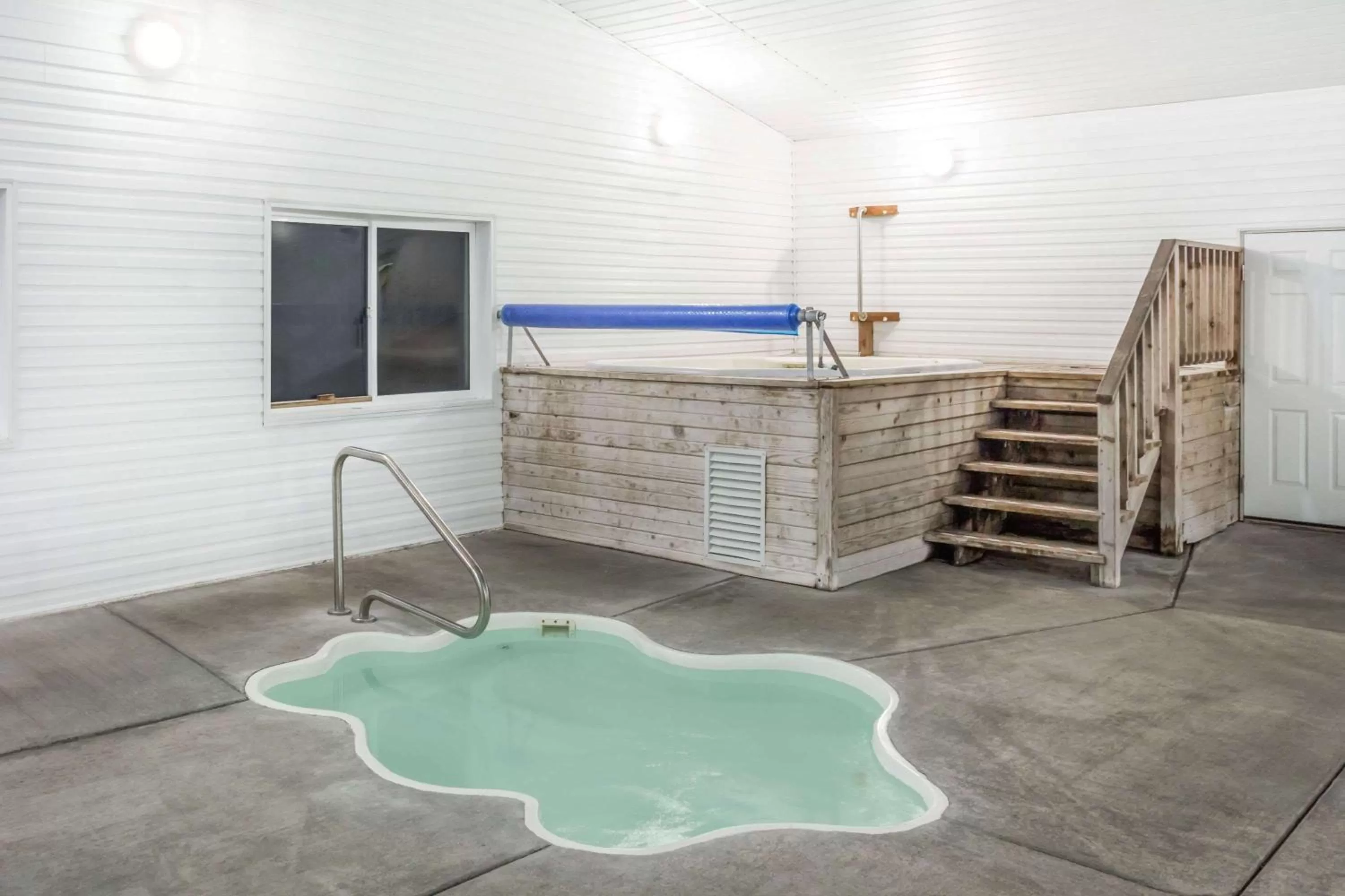 Hot Tub in Super 8 by Wyndham Driggs