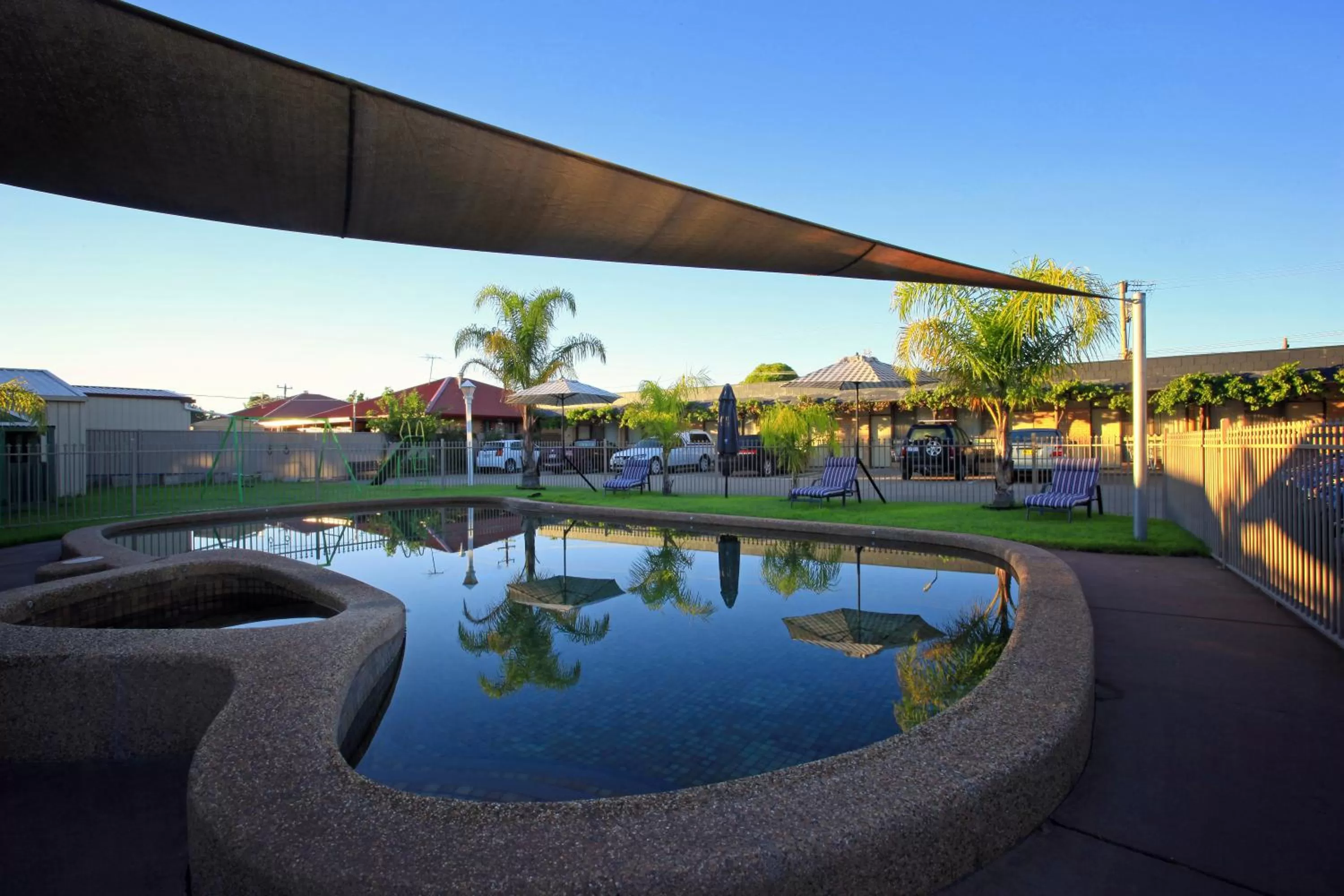 Day in Belltower Motor Inn