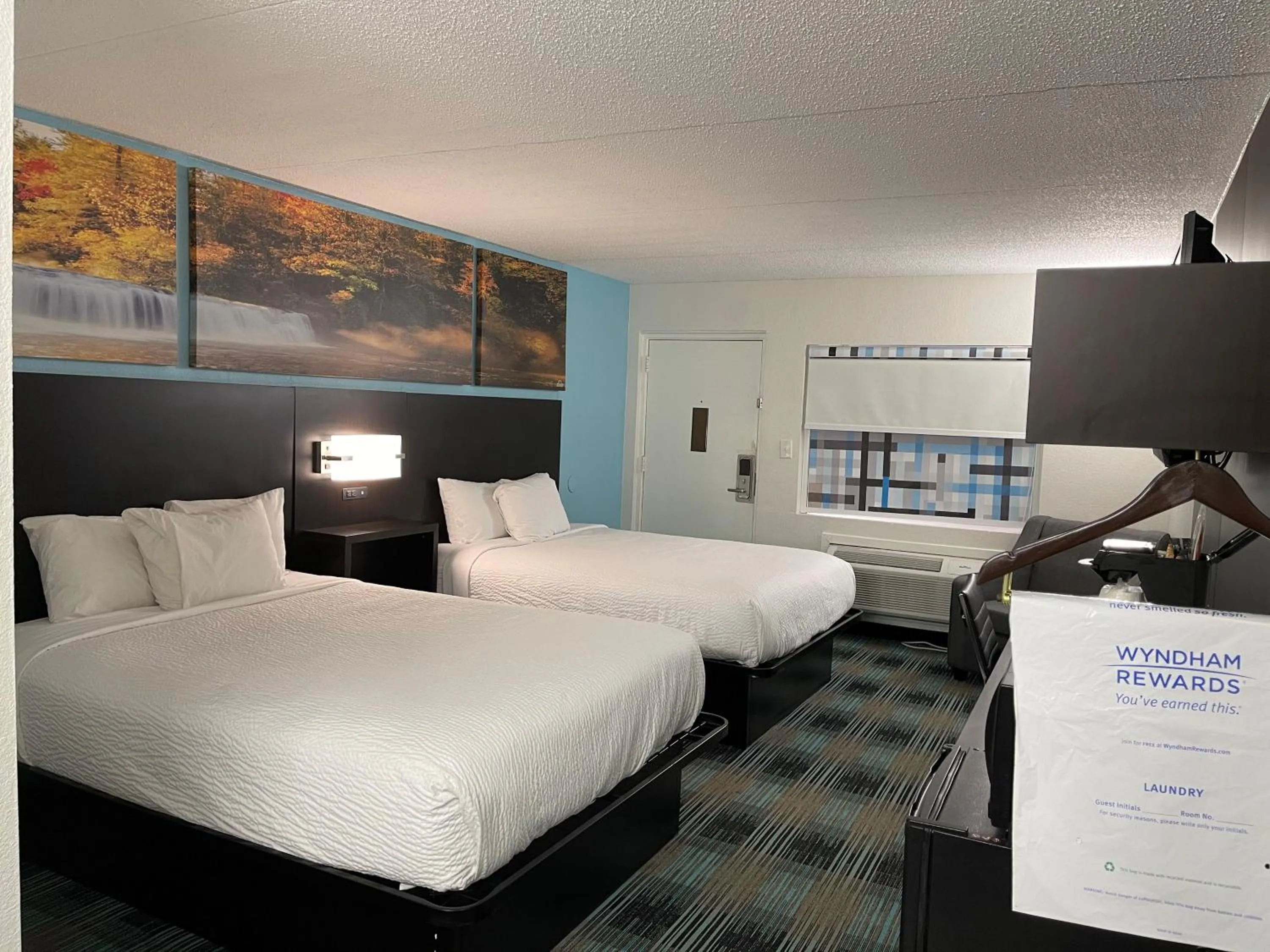 Photo of the whole room in Days Inn by Wyndham Calhoun GA I-75 and US-41