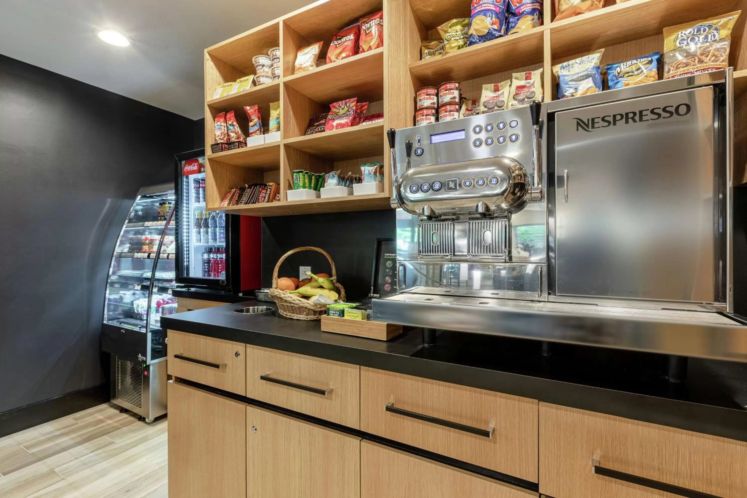 Restaurant/places to eat in DoubleTree by Hilton Quebec Resort