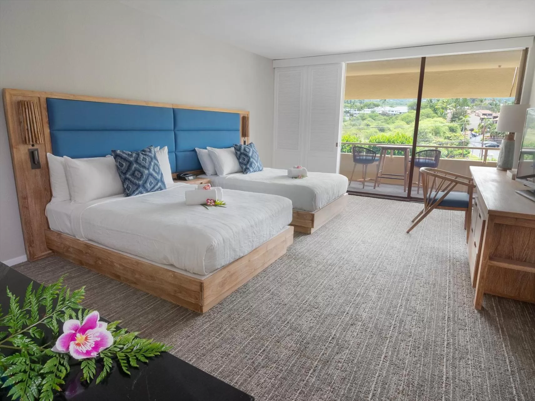 Photo of the whole room, Bed in Royal Kona Resort