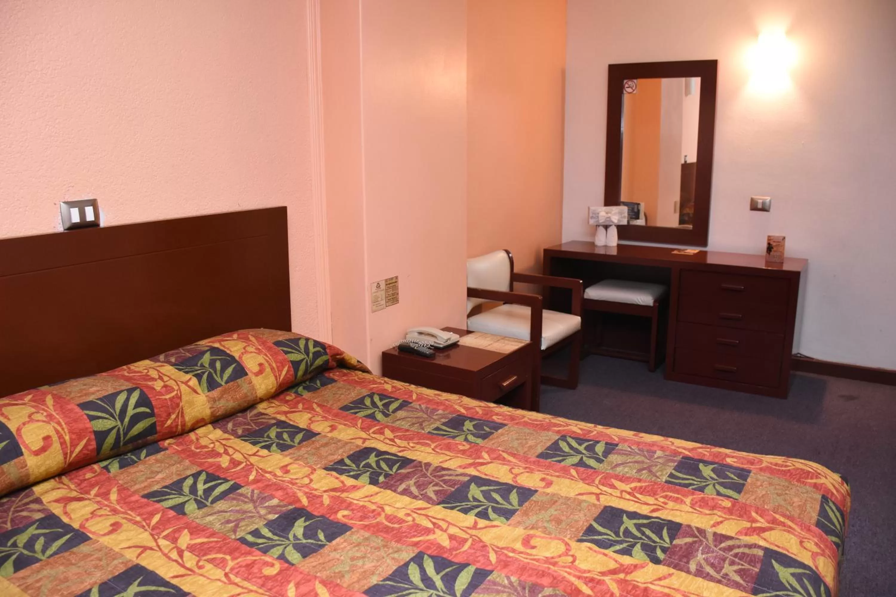 Photo of the whole room, Bed in Hotel Maria Victoria Xalapa