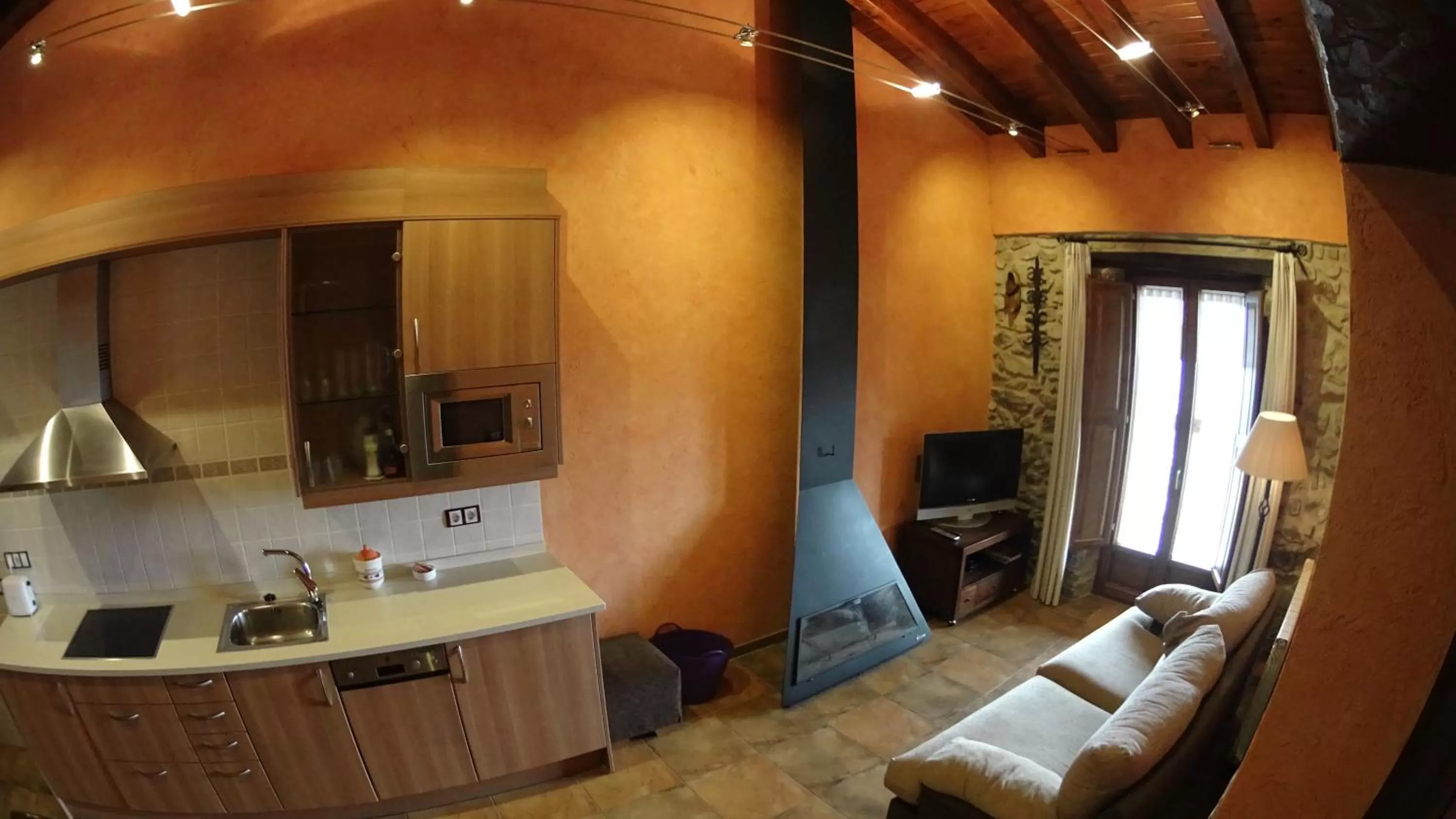 Kitchen or kitchenette in La Casassa de Ribes