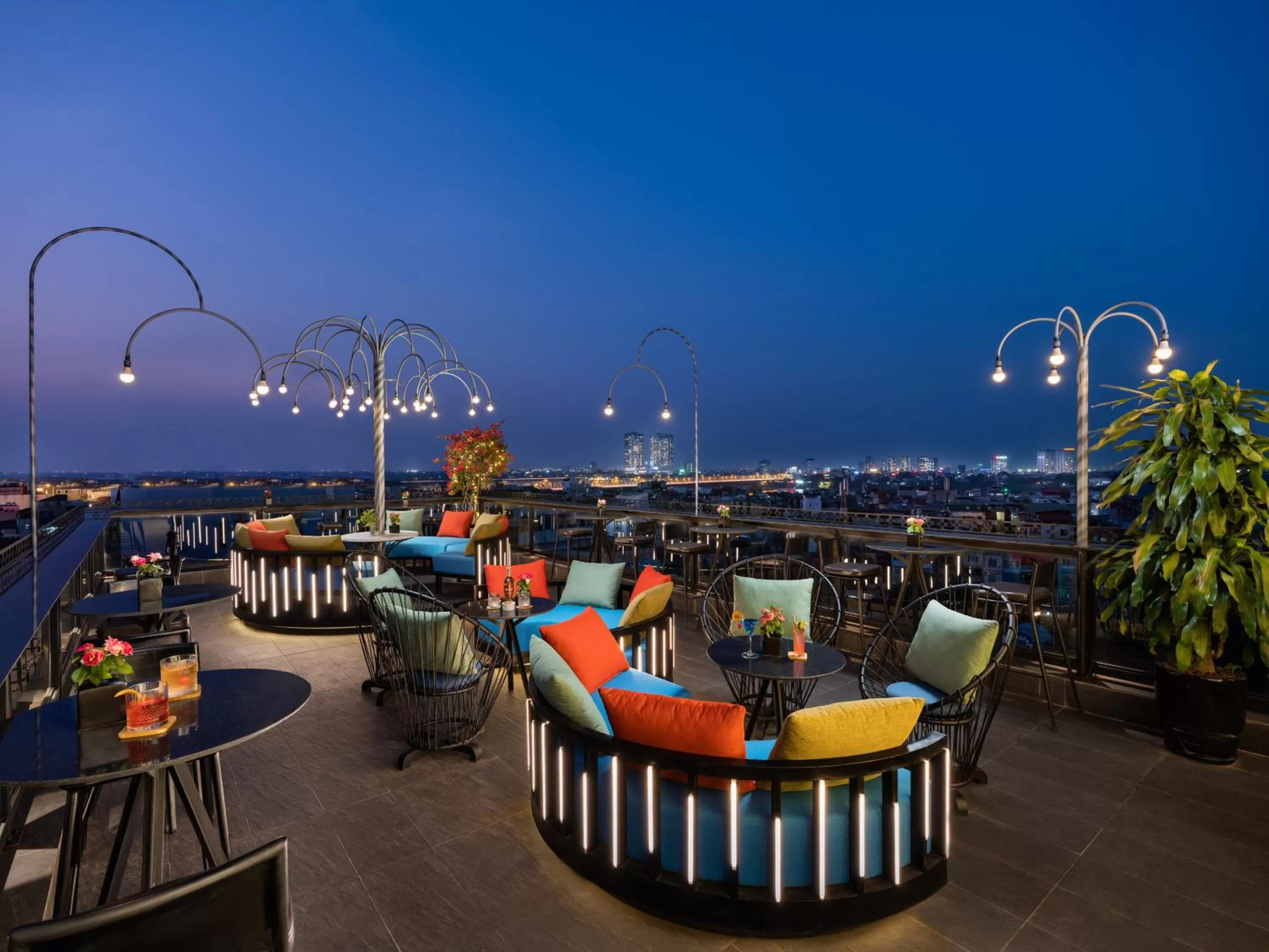 Lounge or bar in Shining Central Hotel & Spa