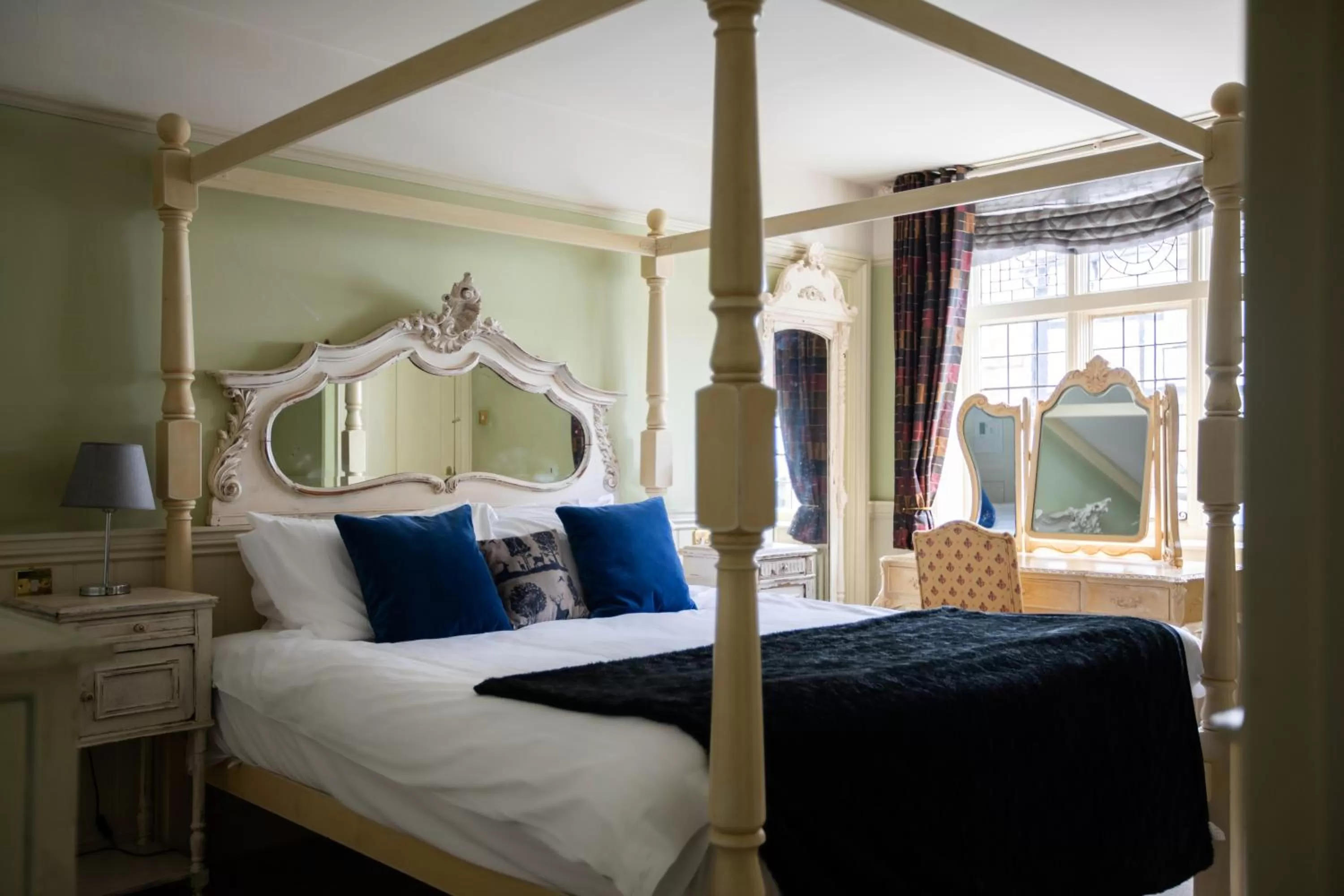 Bedroom, Bed in The Griffin Inn