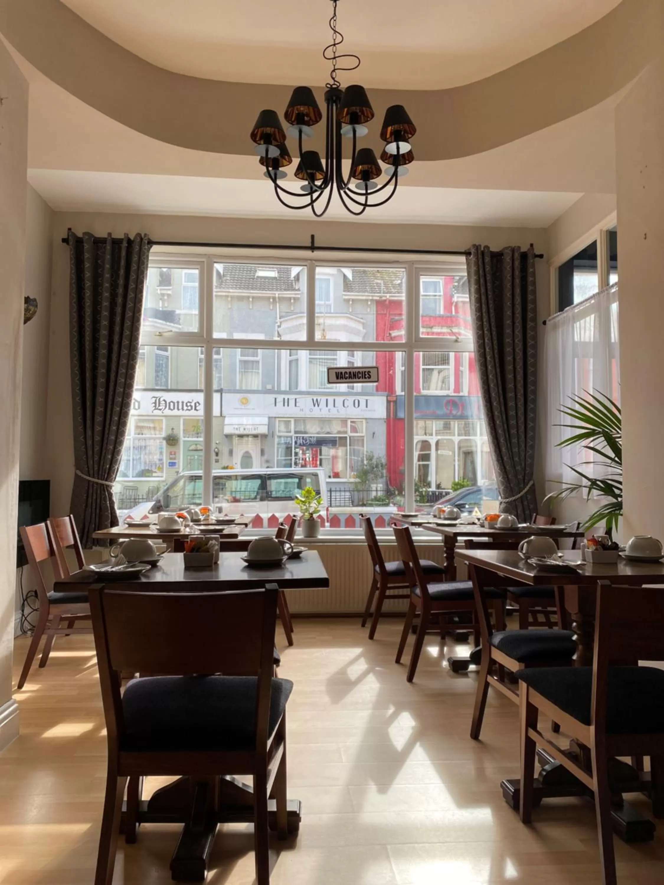 Restaurant/places to eat in McGraths Hotel & Public Bar