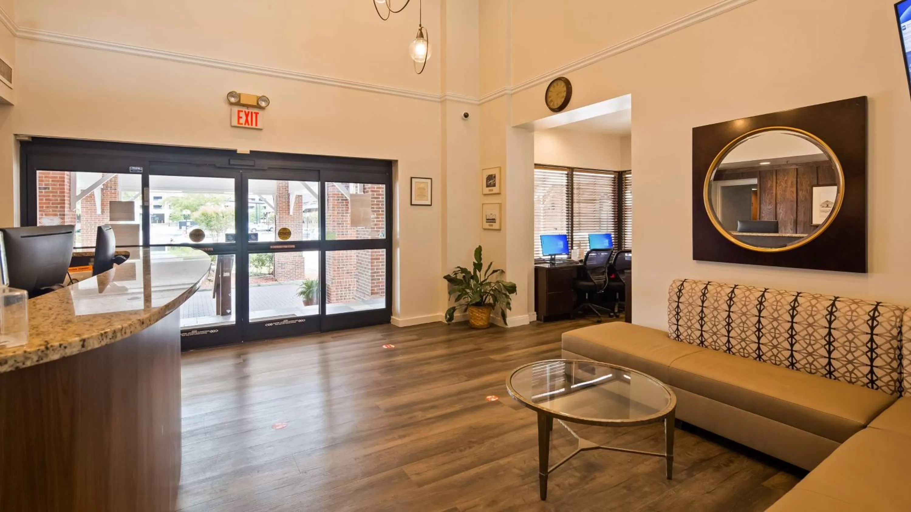 Lobby or reception in Best Western Plus Coastline Inn