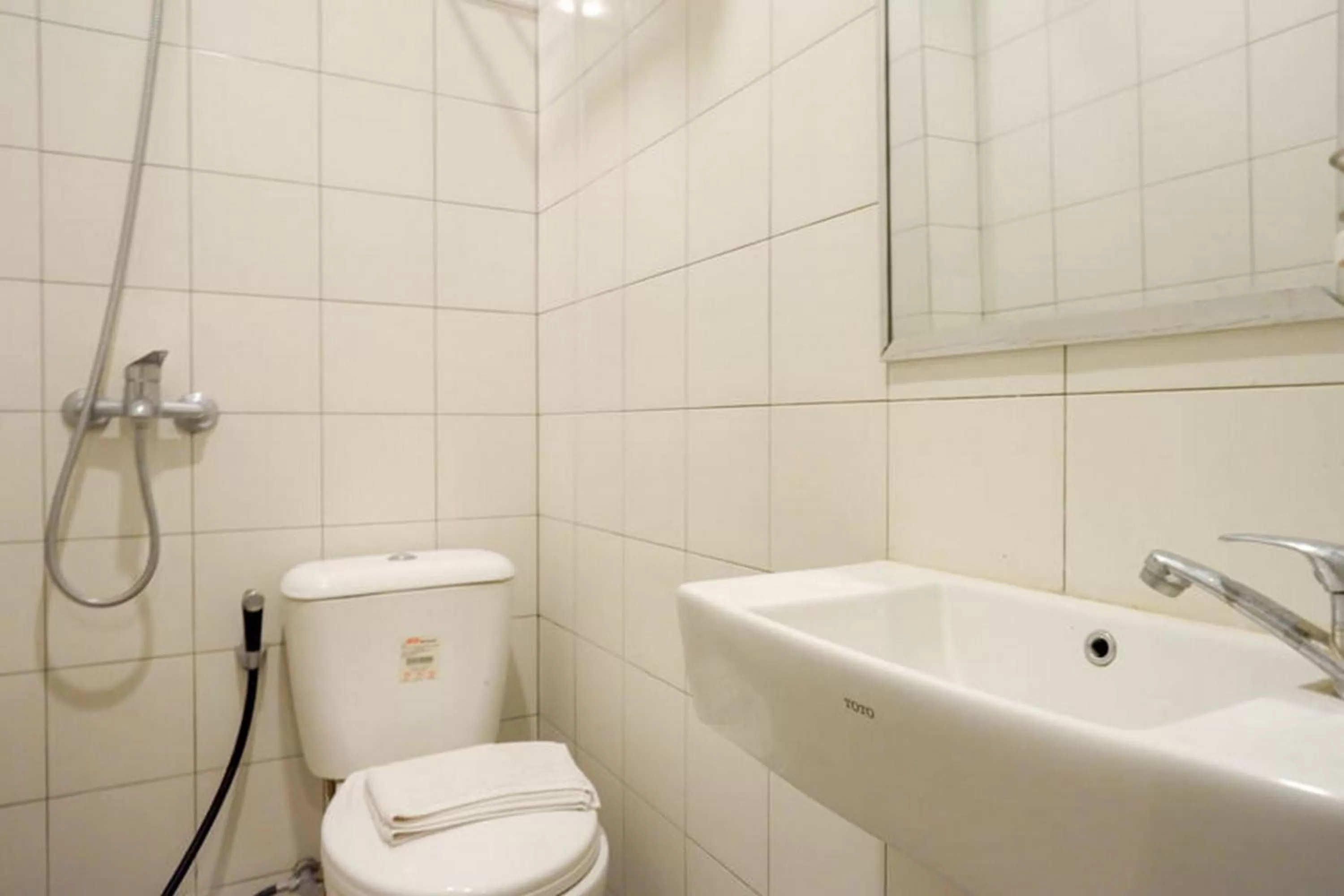 RedDoorz Plus near Kawasan Sam Poo Kong Semarang