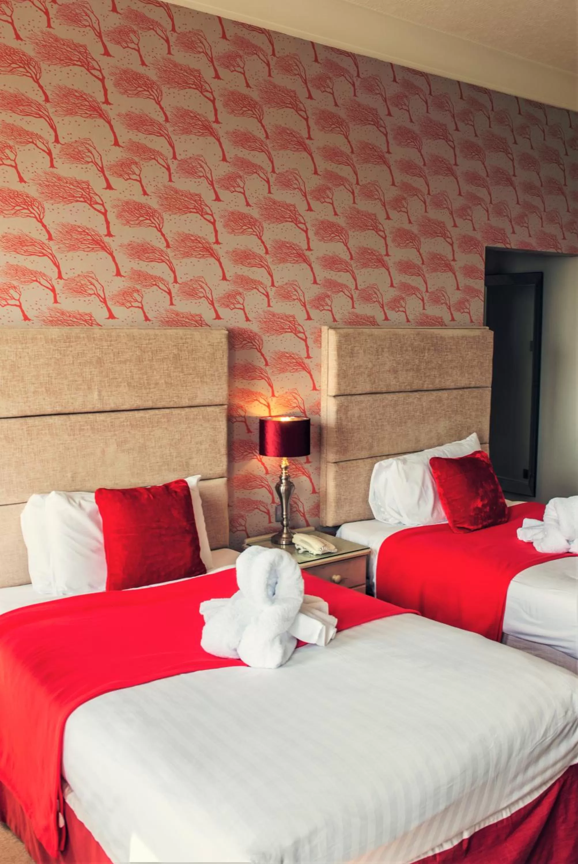 Directors Twin Room in Clifton Arms Hotel