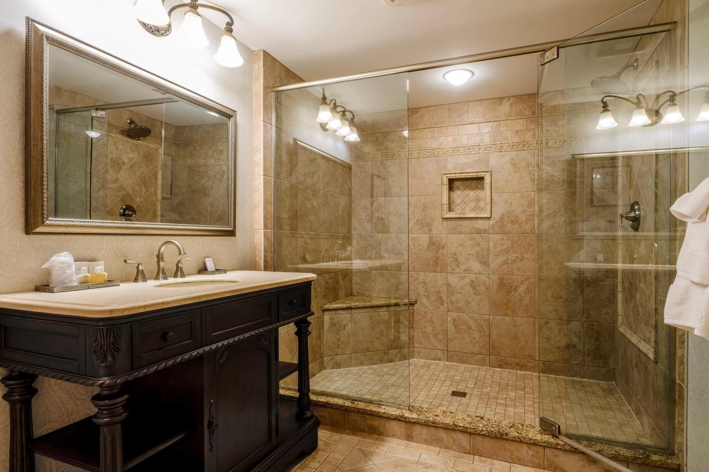 Bathroom in Red Coach Inn